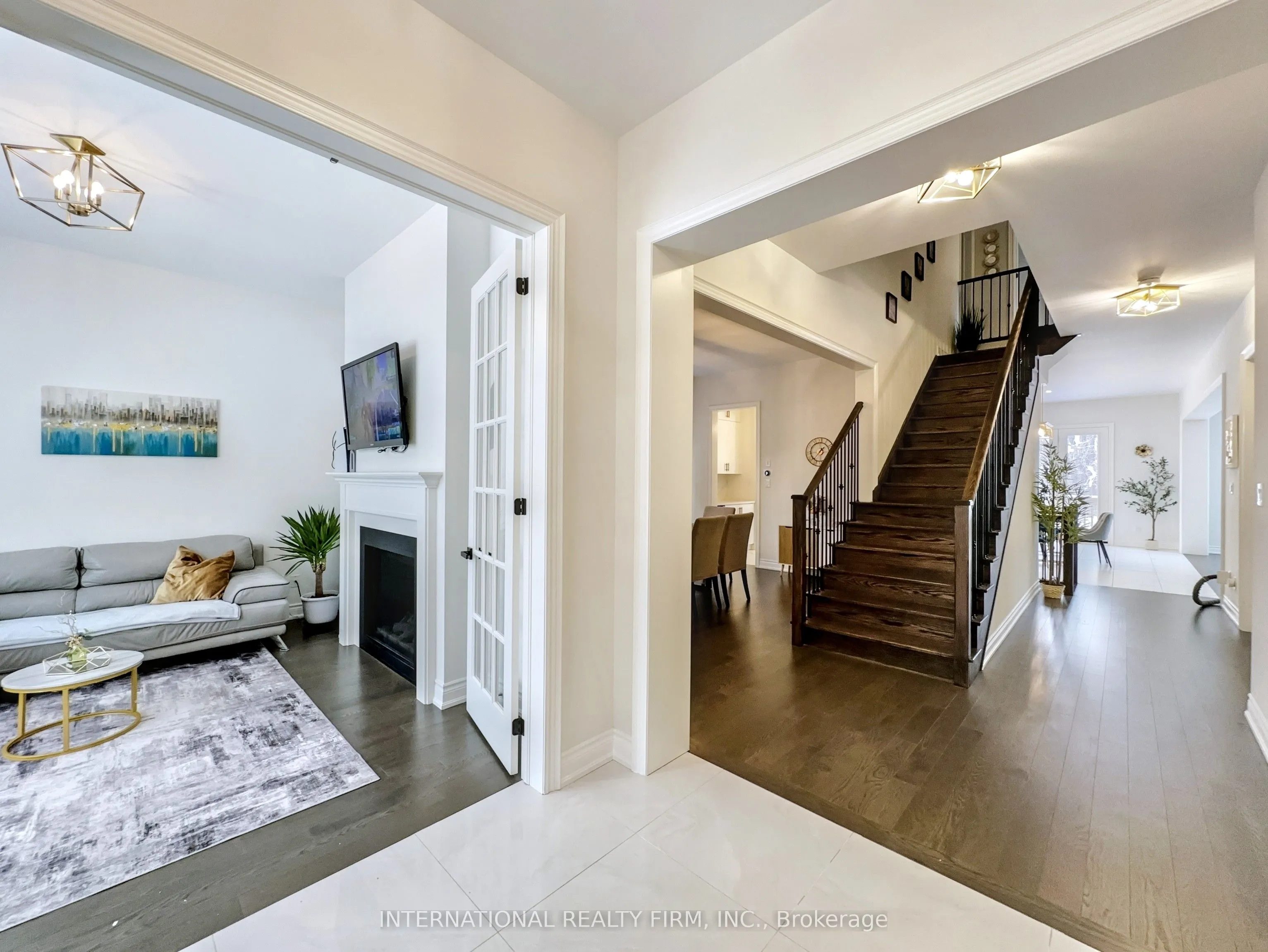 150 Cannes Avenue