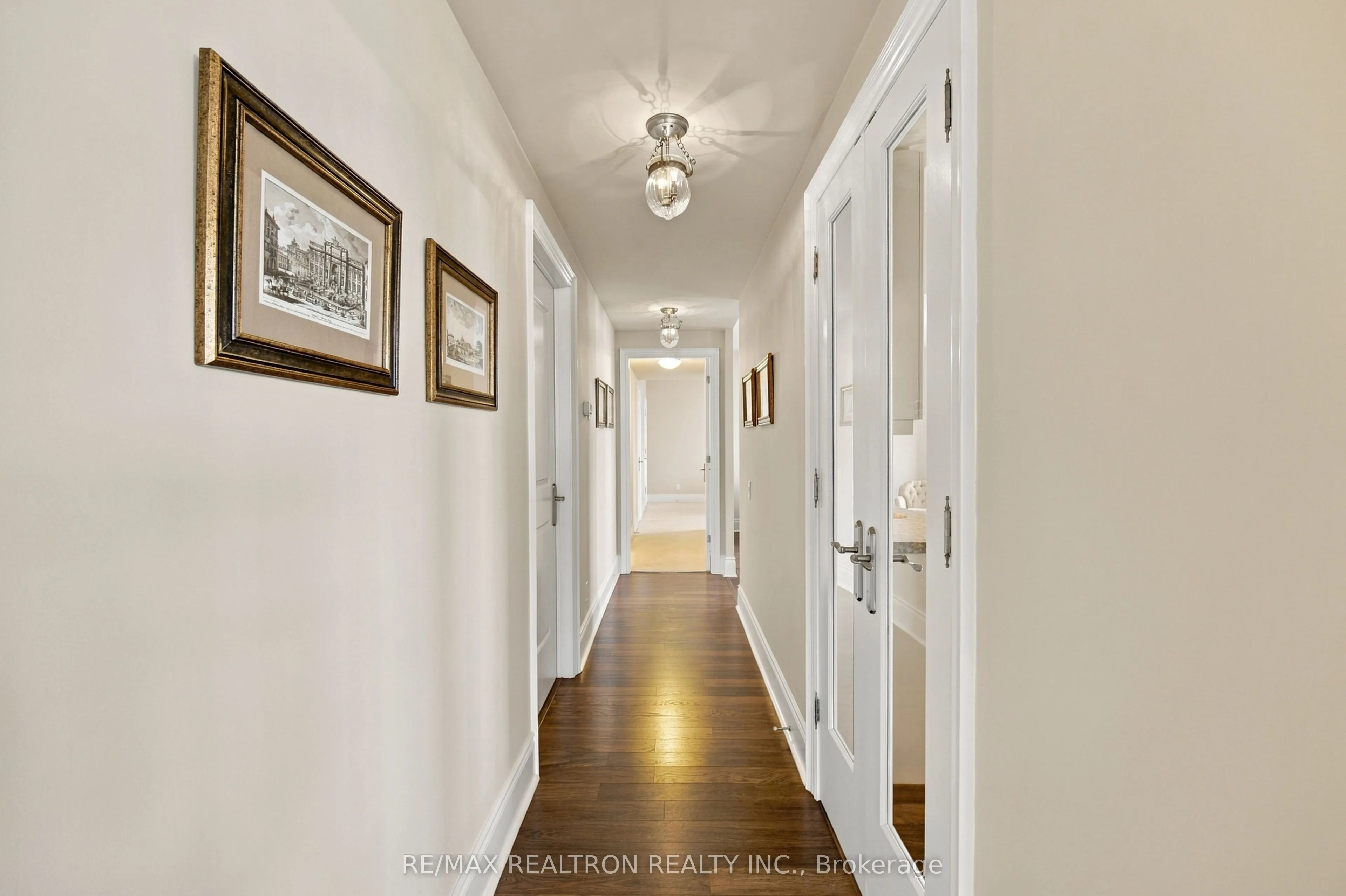 10101 Yonge Street #702