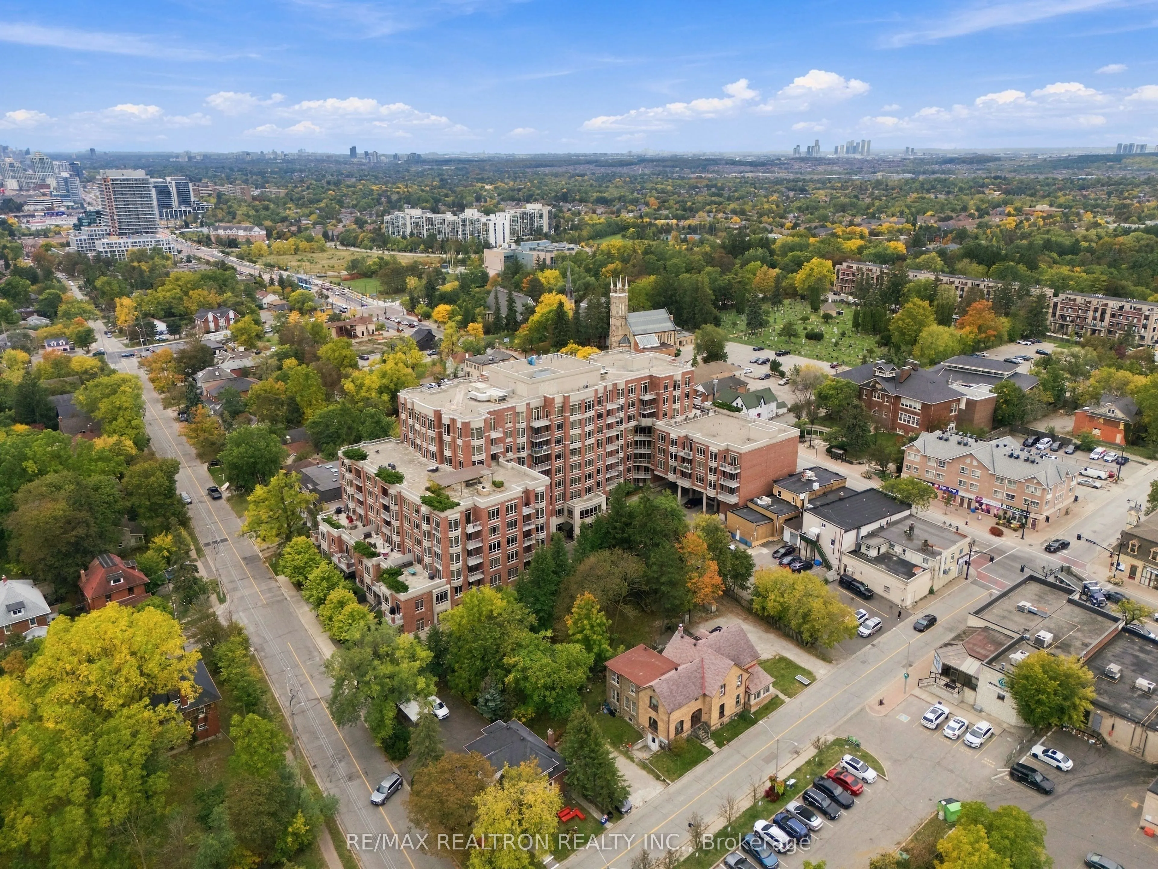 10101 Yonge Street #702