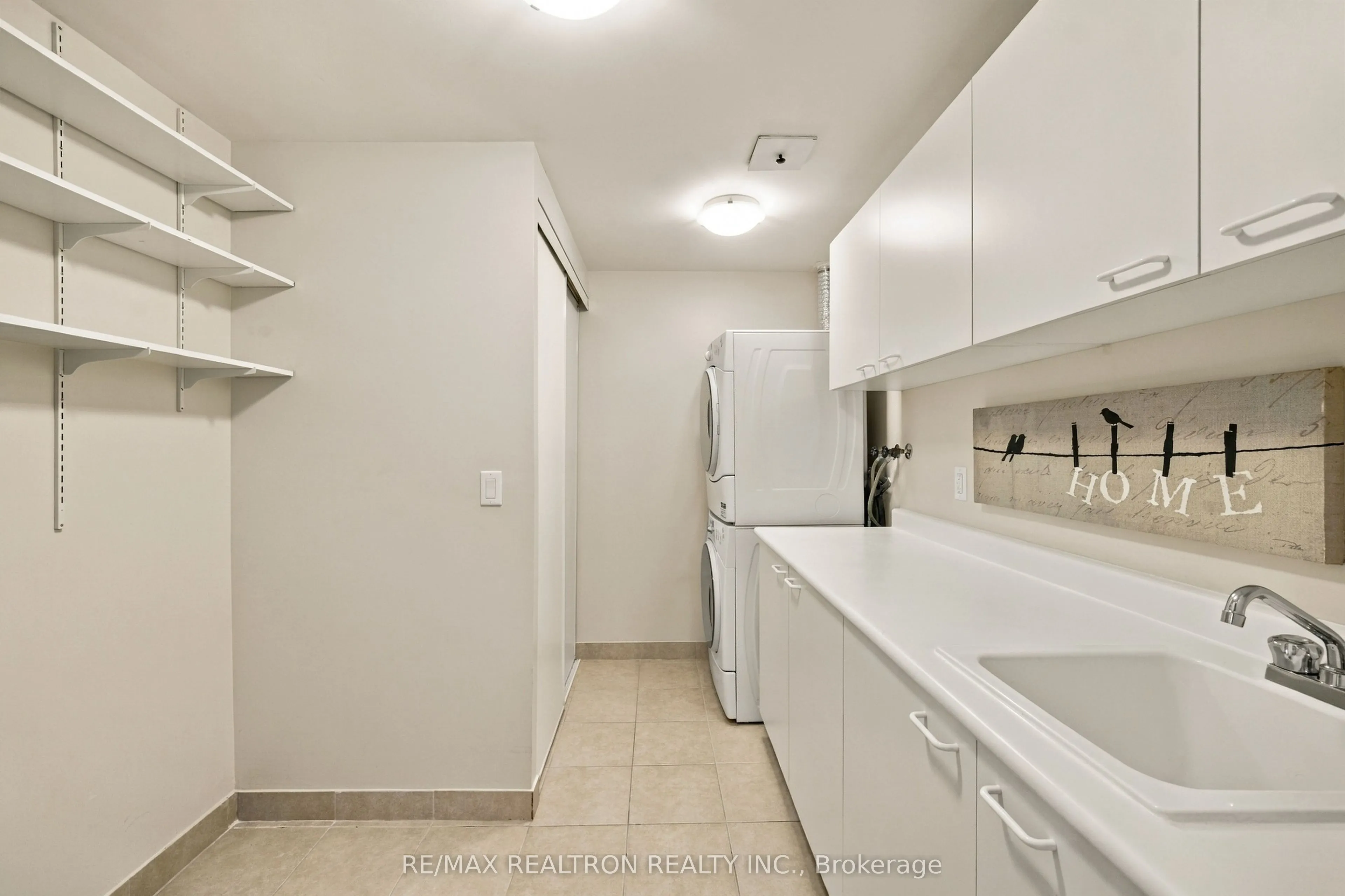 10101 Yonge Street #702