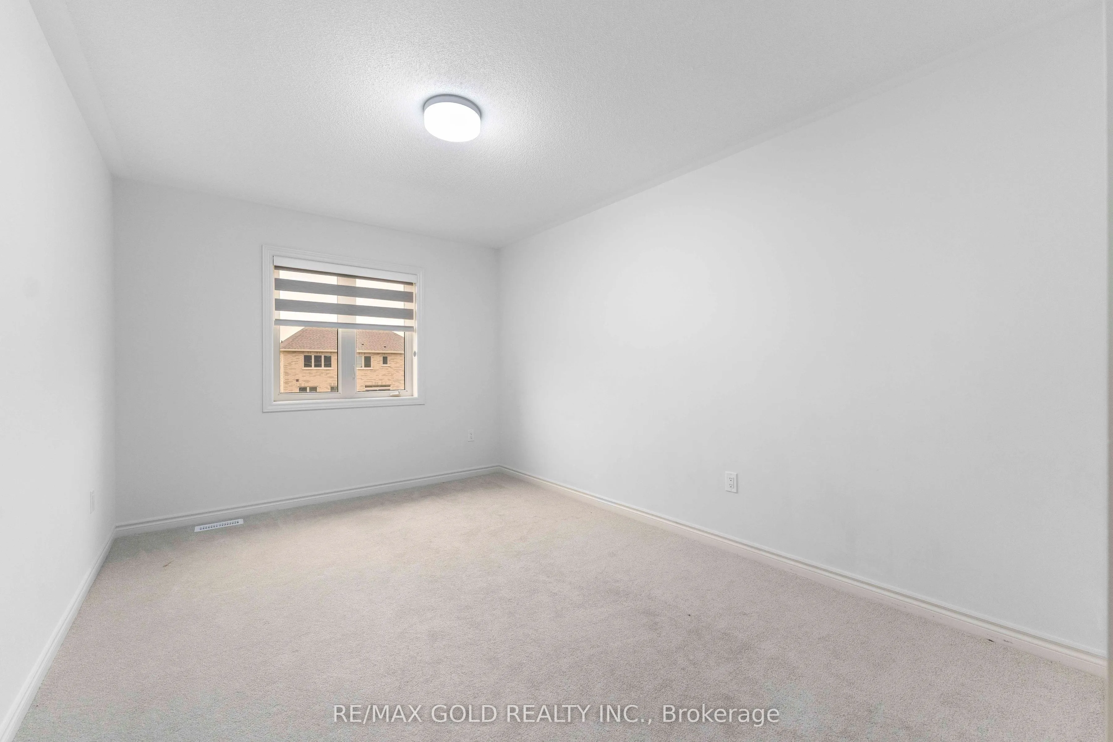 9 Sandhill Crescent