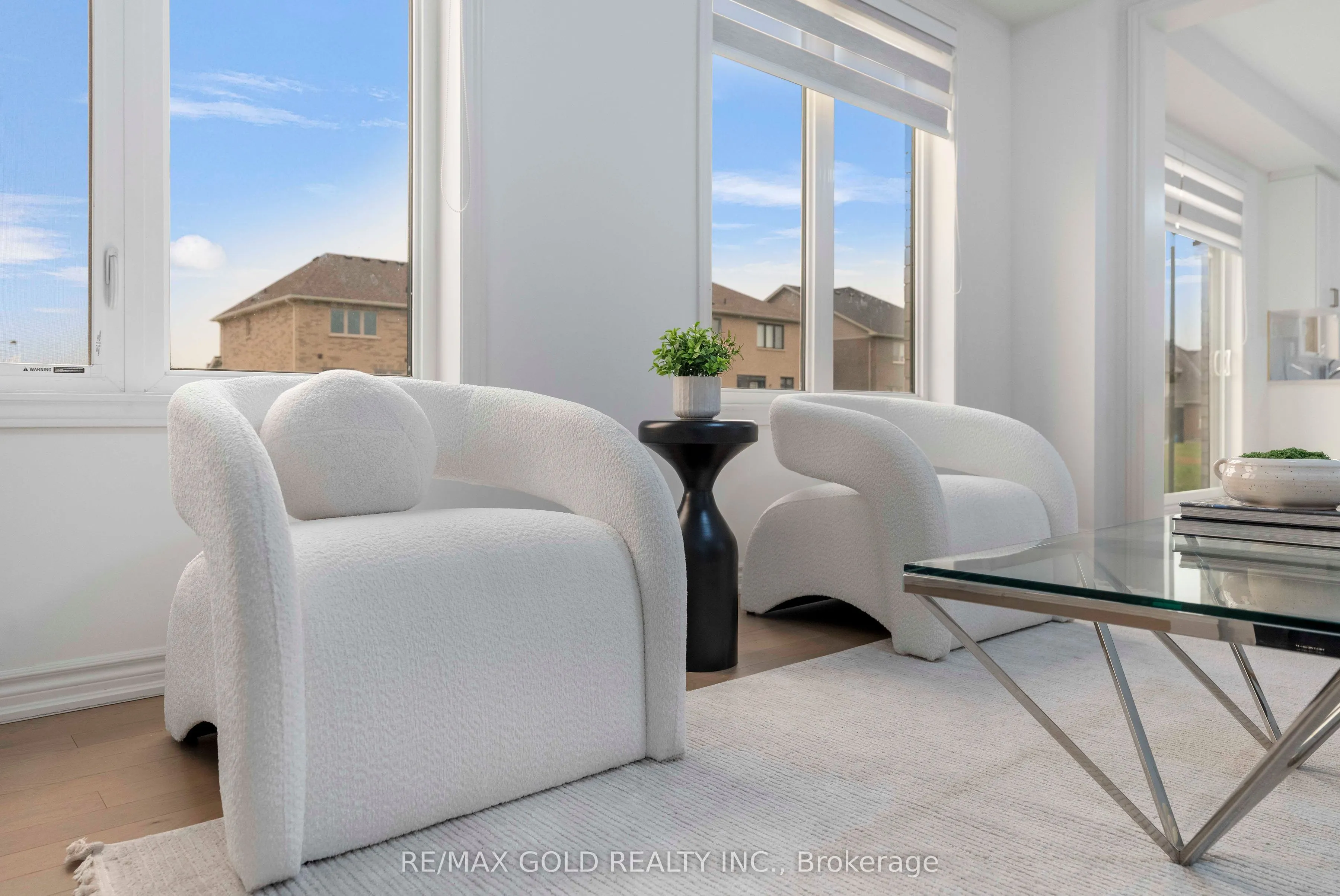 9 Sandhill Crescent