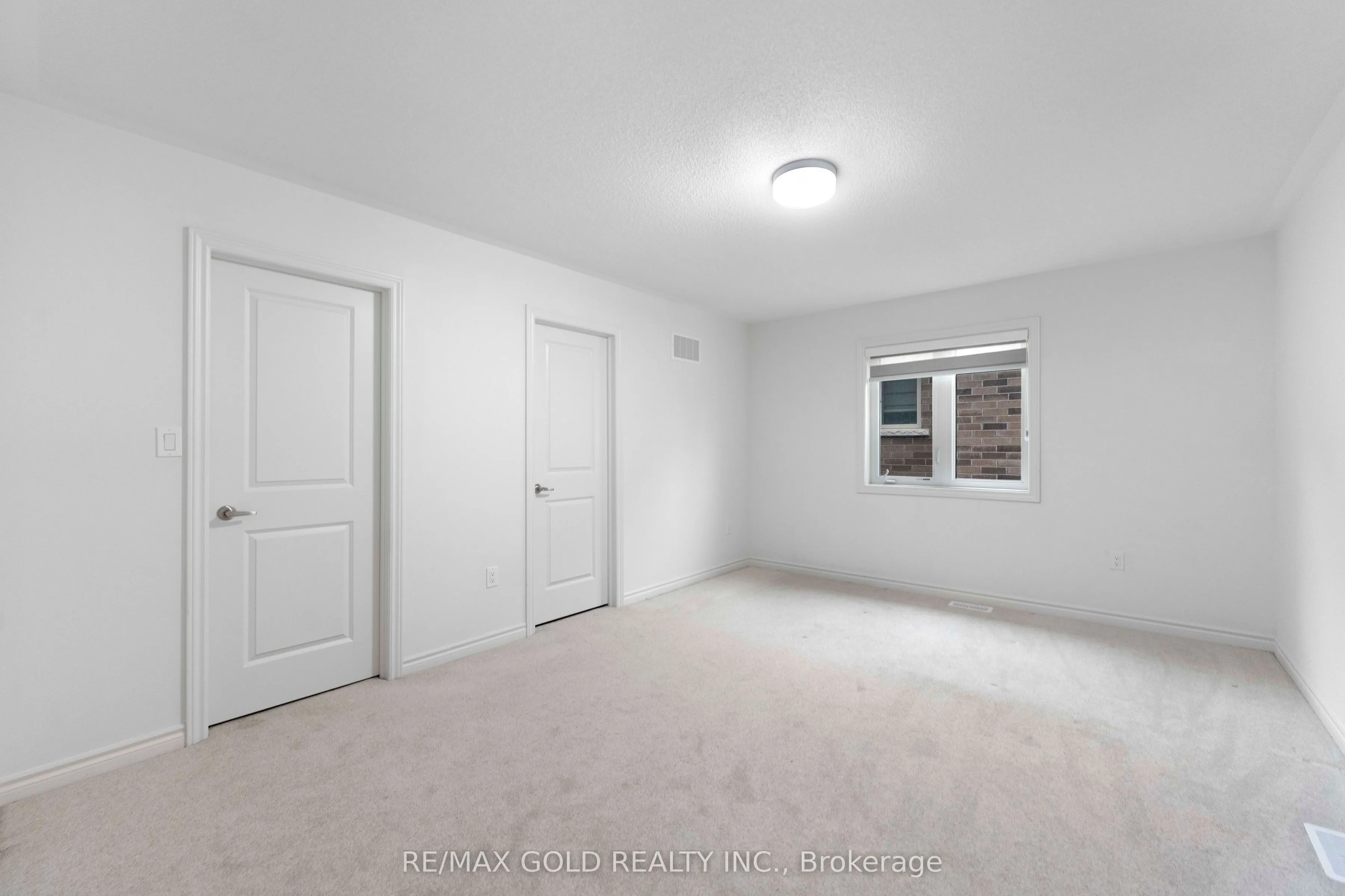 9 Sandhill Crescent