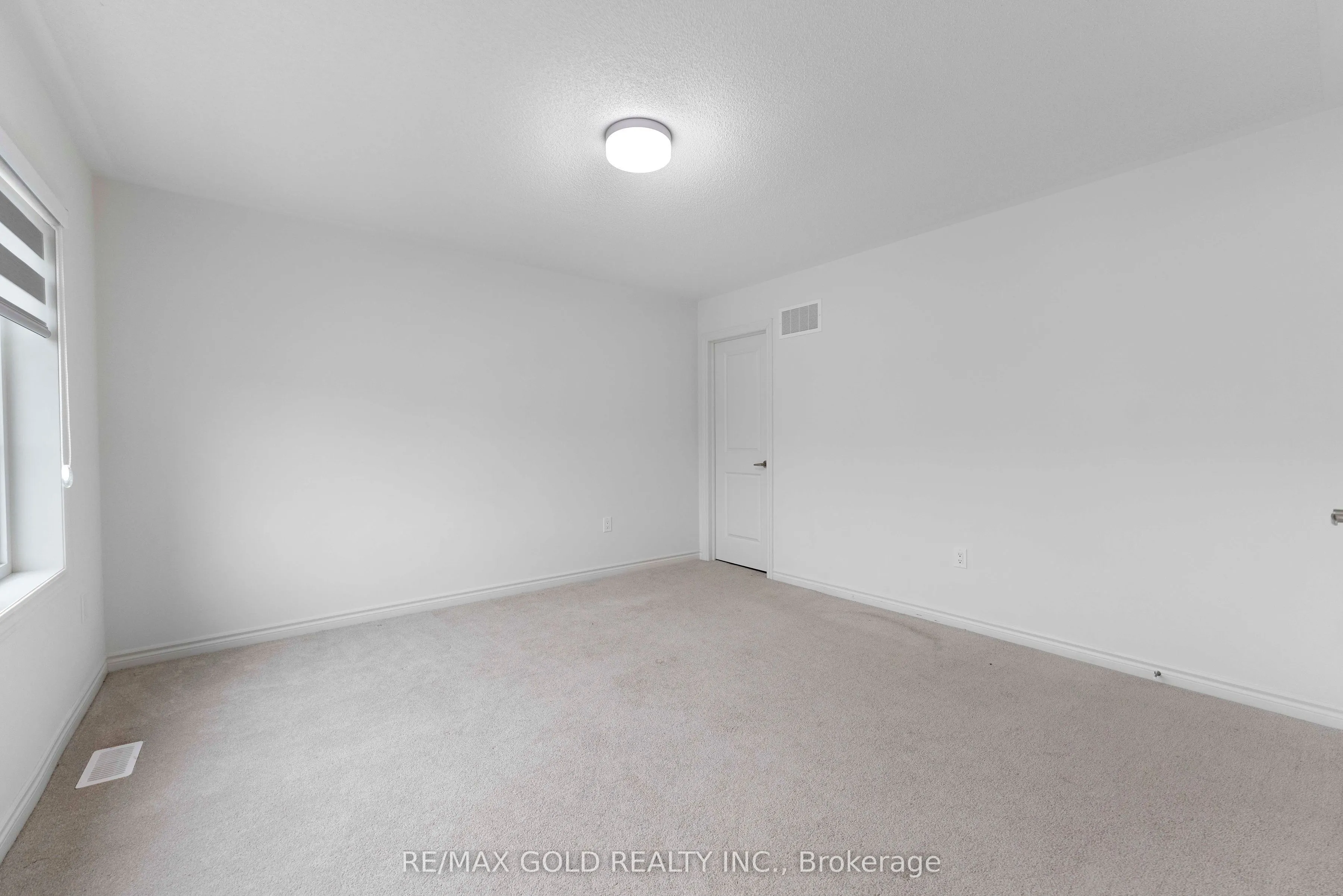 9 Sandhill Crescent