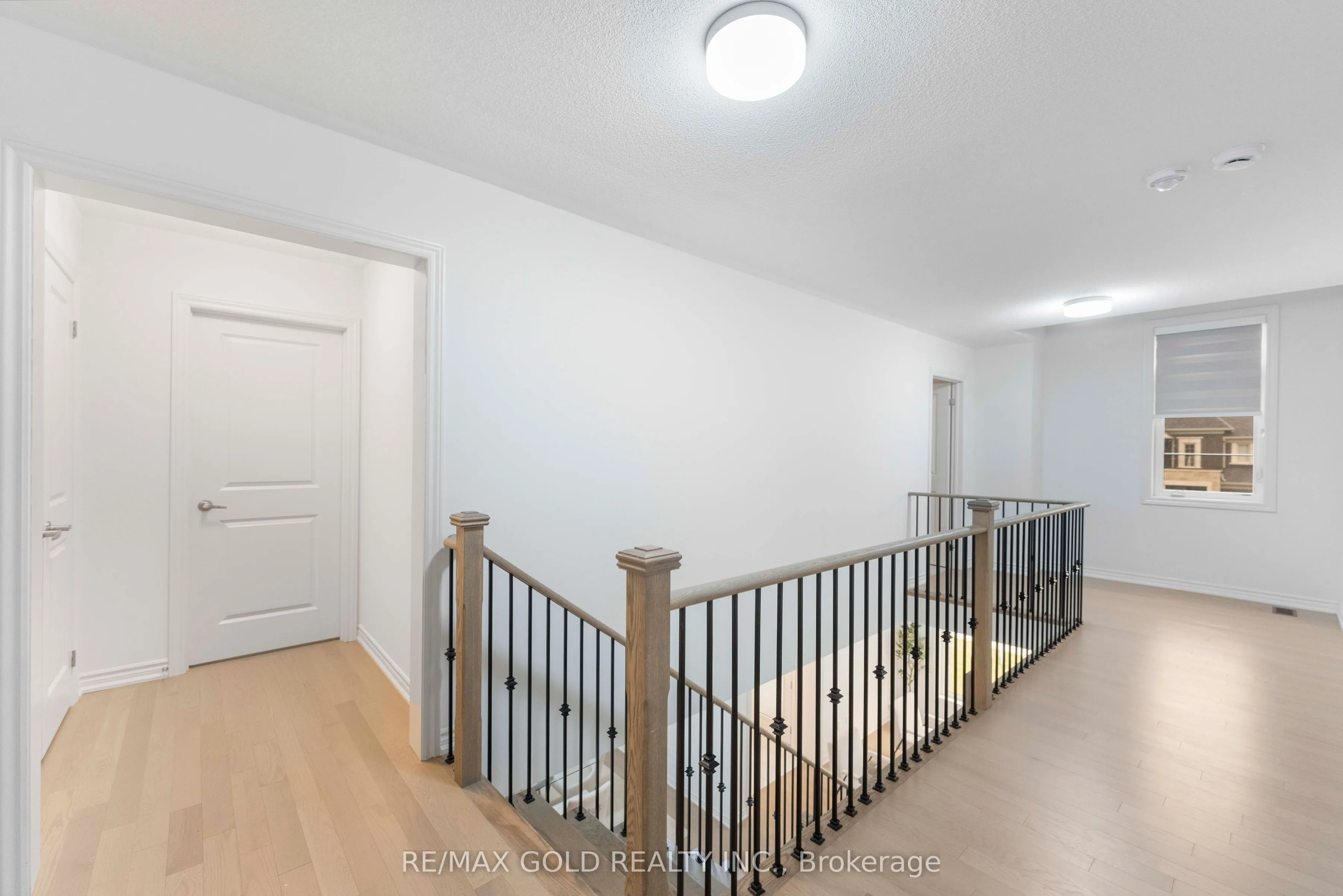 9 Sandhill Crescent