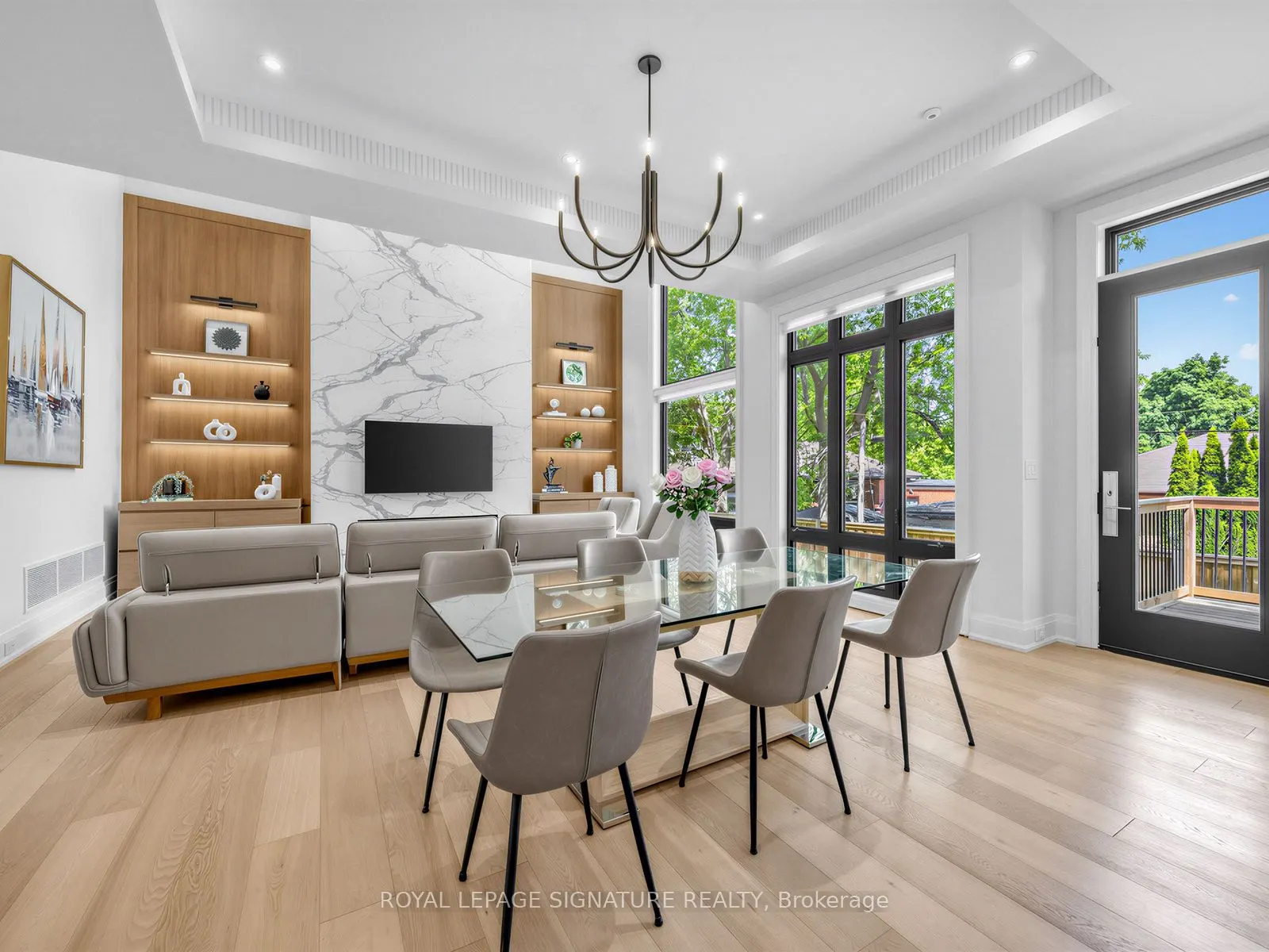 73 Starlight Crescent