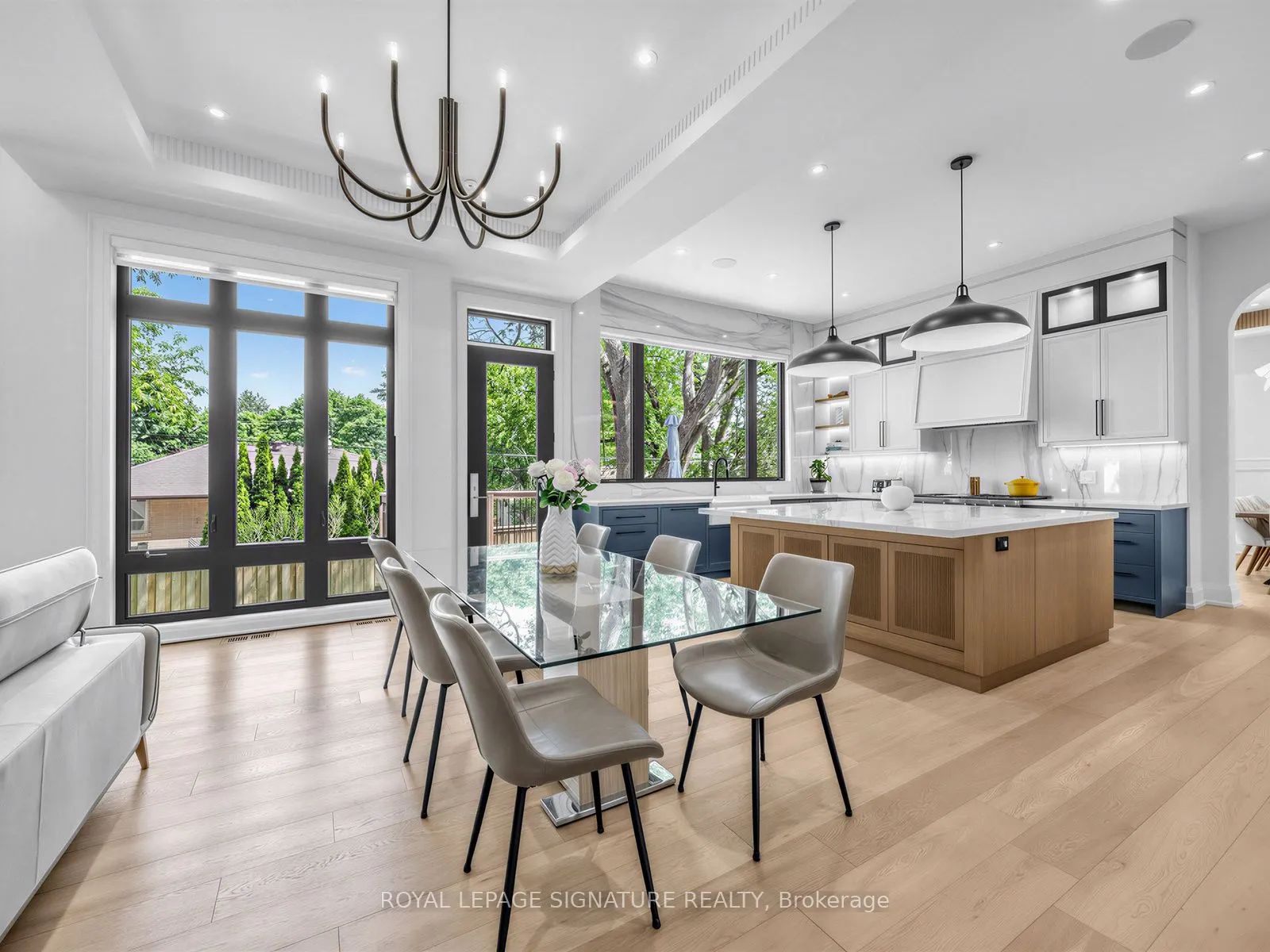 73 Starlight Crescent