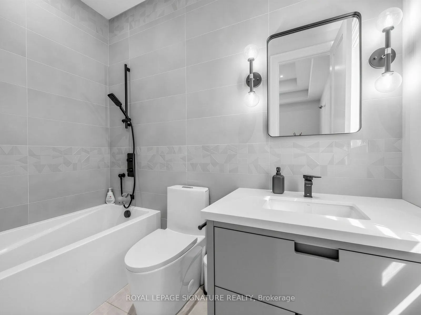 73 Starlight Crescent