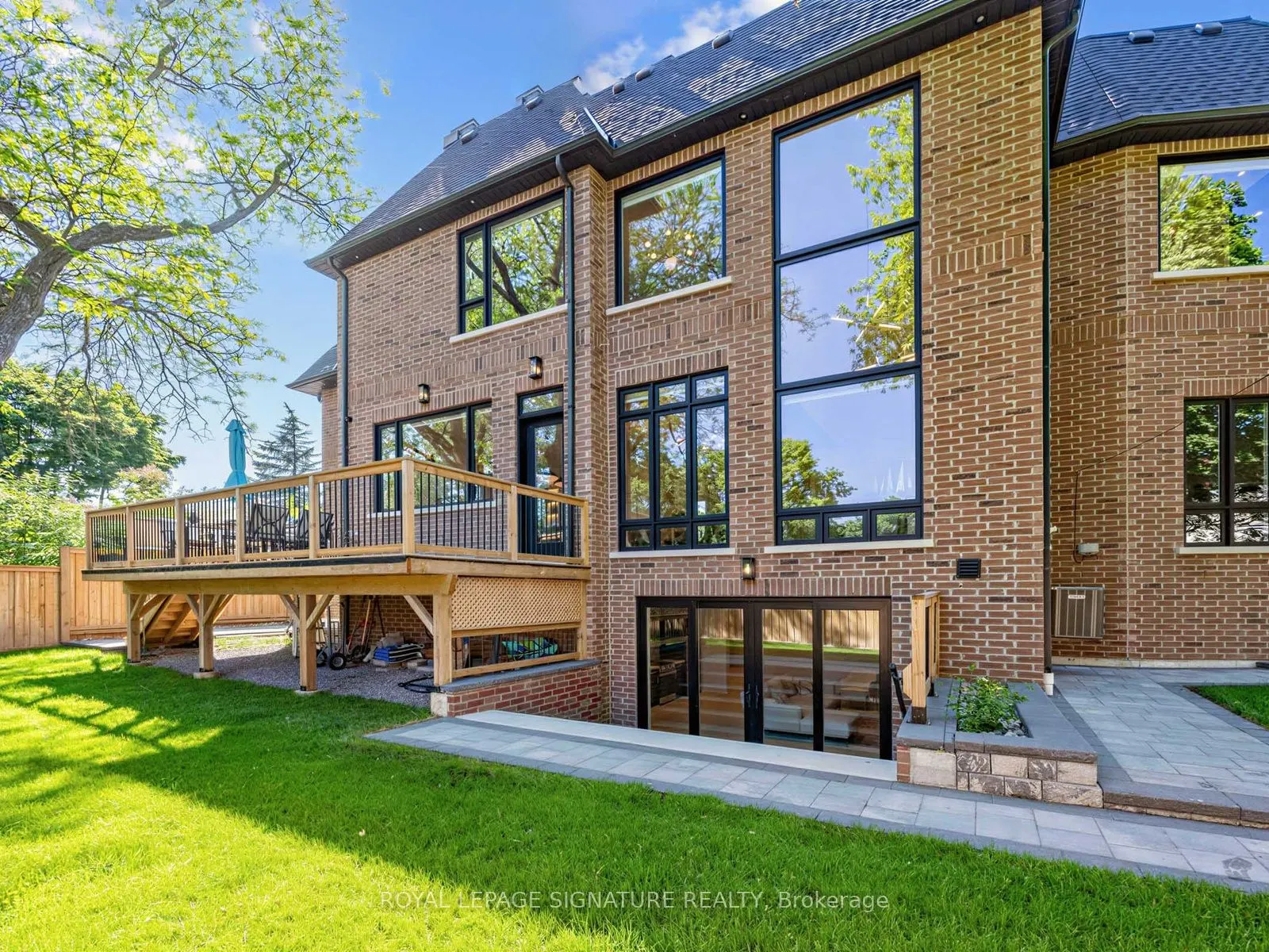 73 Starlight Crescent