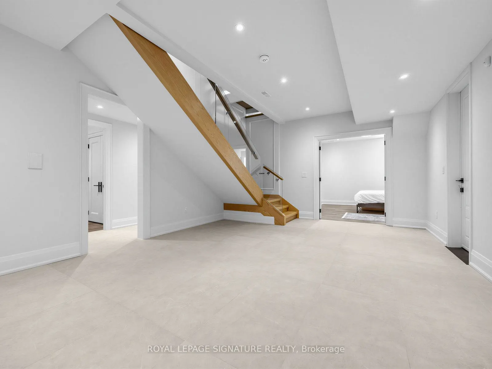 73 Starlight Crescent