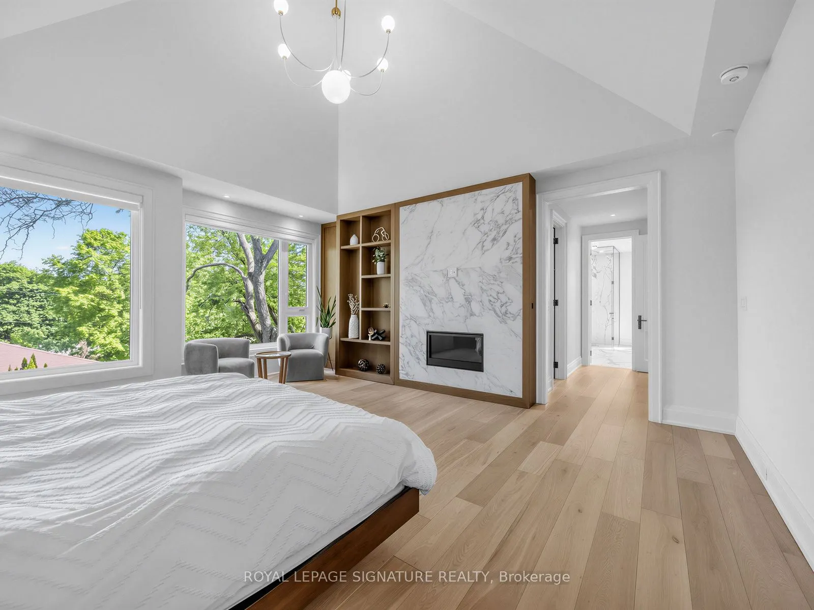73 Starlight Crescent