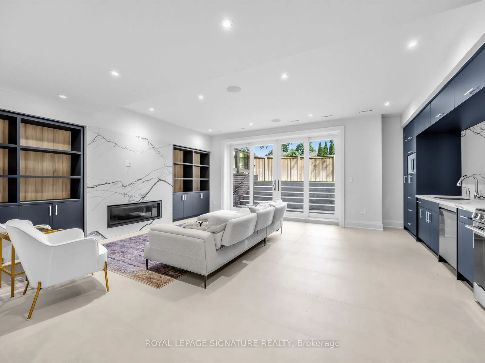 73 Starlight Crescent