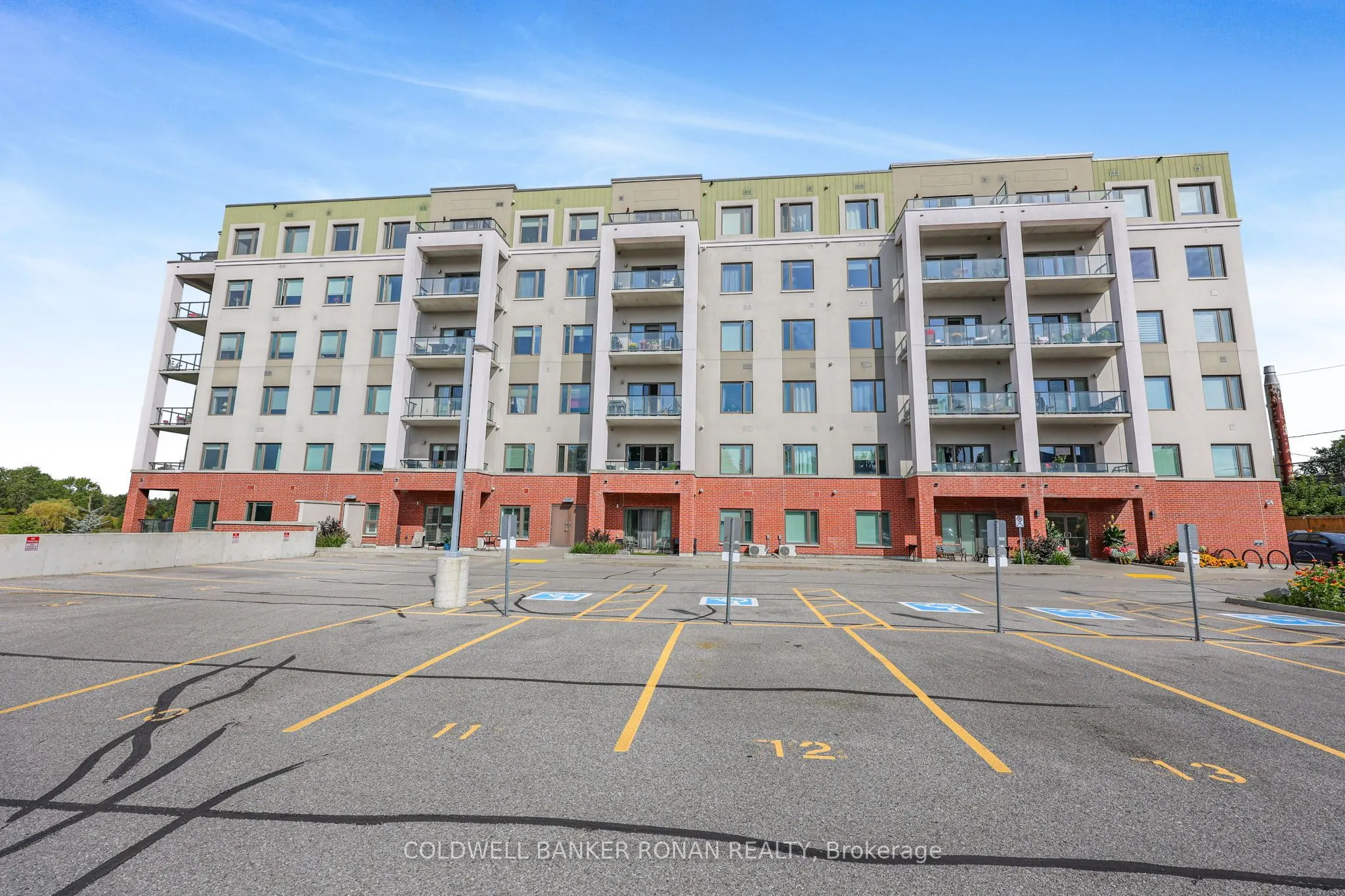64 Queen Street S #502