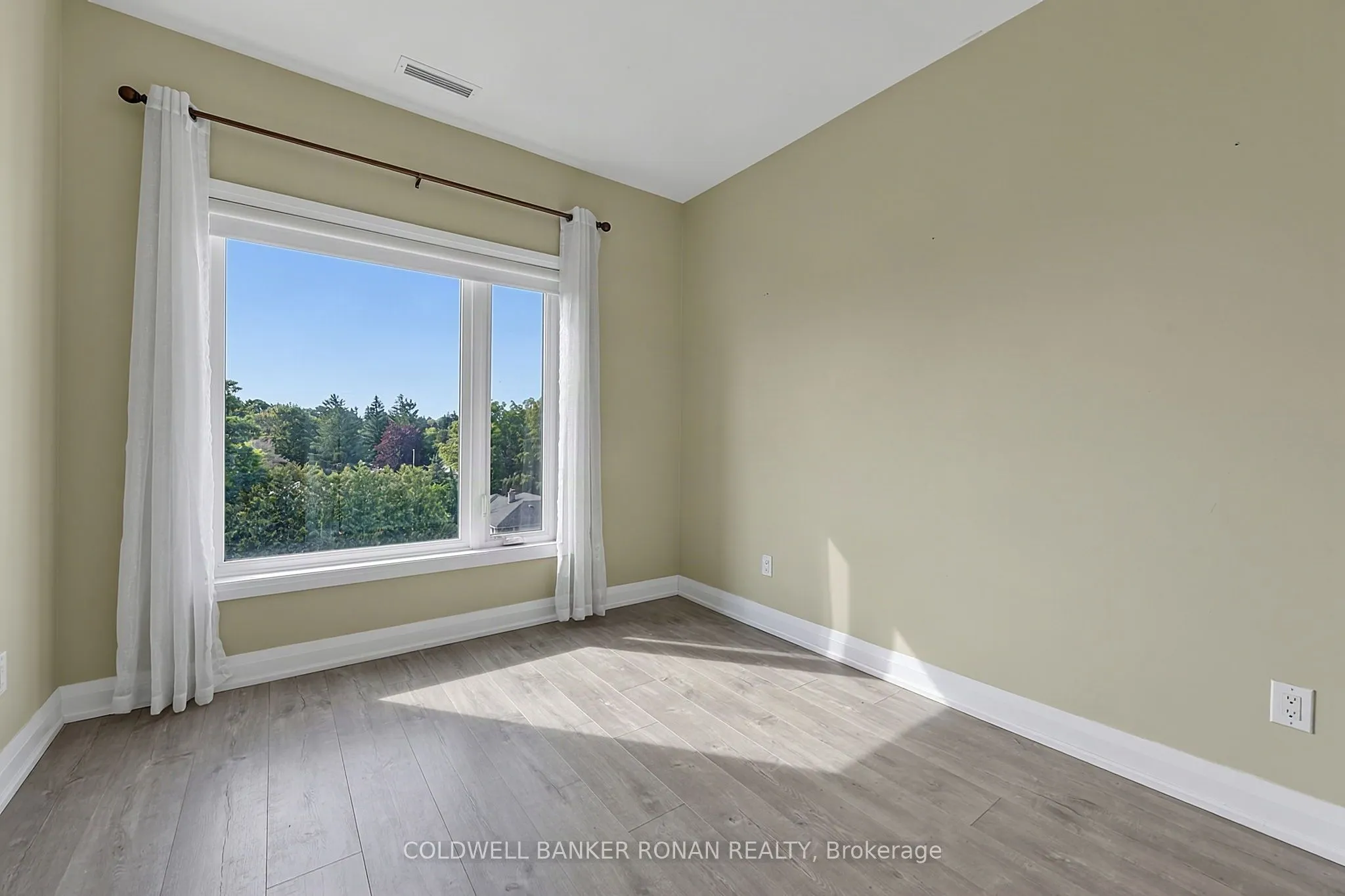 64 Queen Street S #502