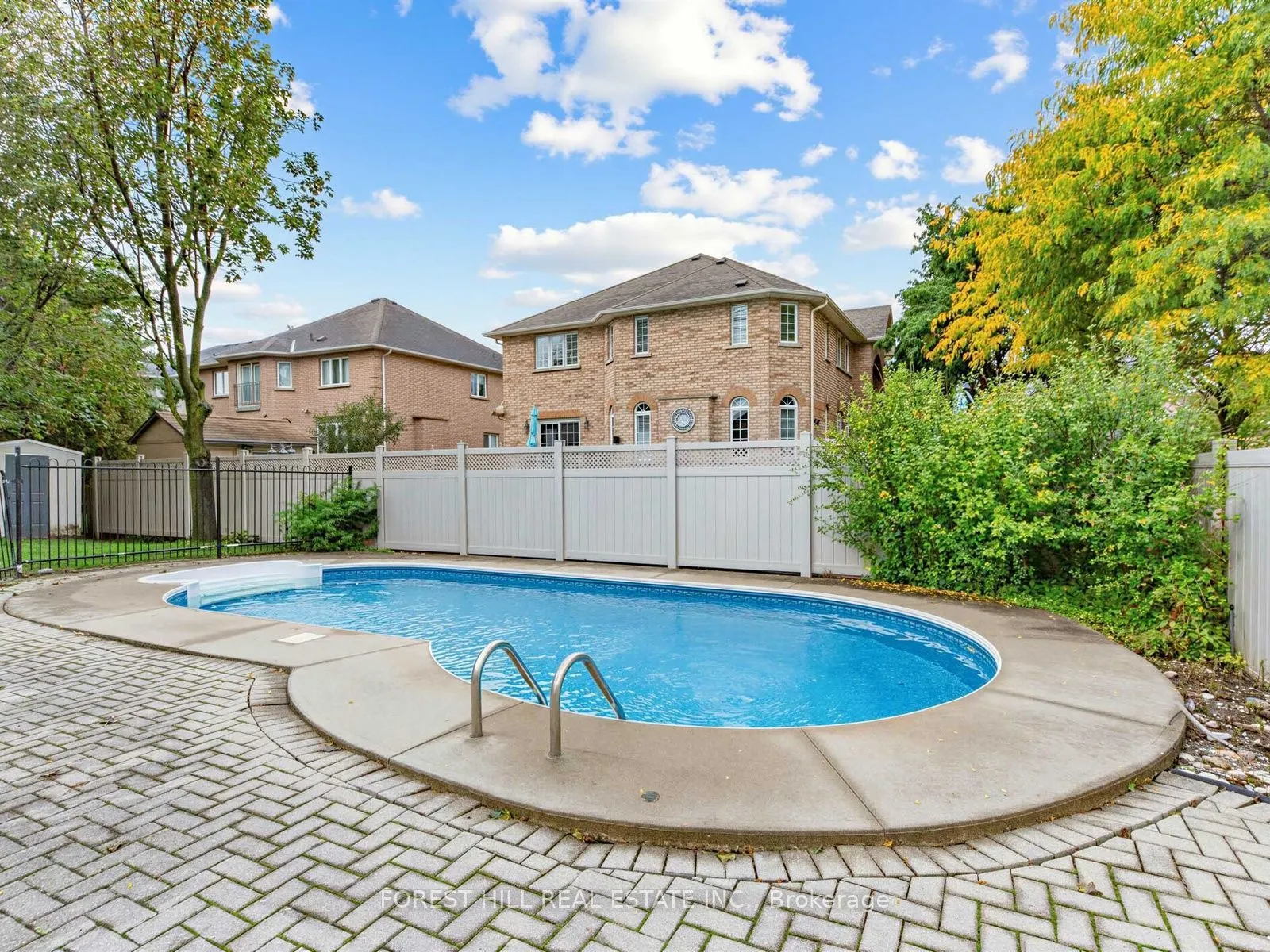 104 Sanibel Crescent