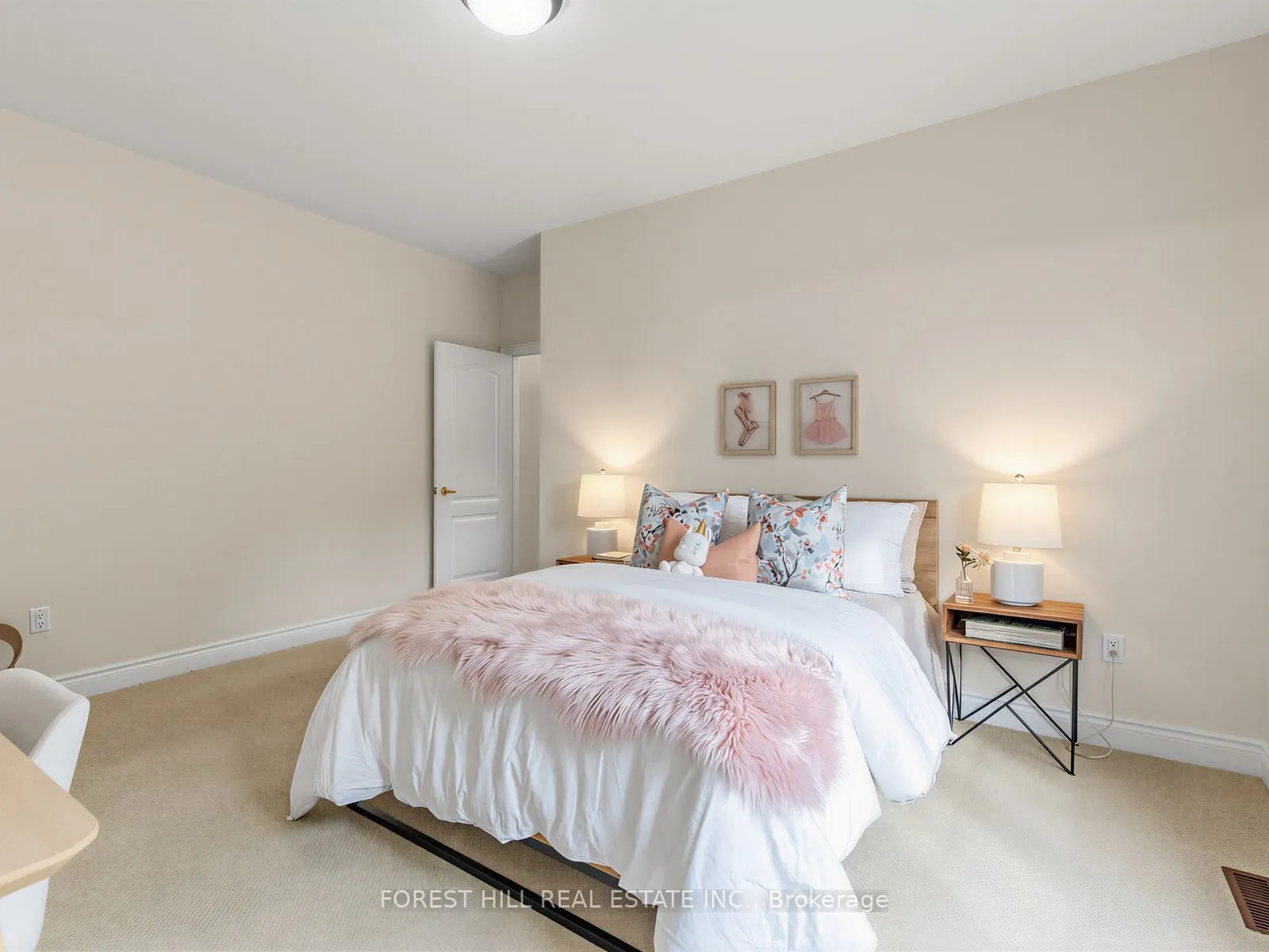 104 Sanibel Crescent