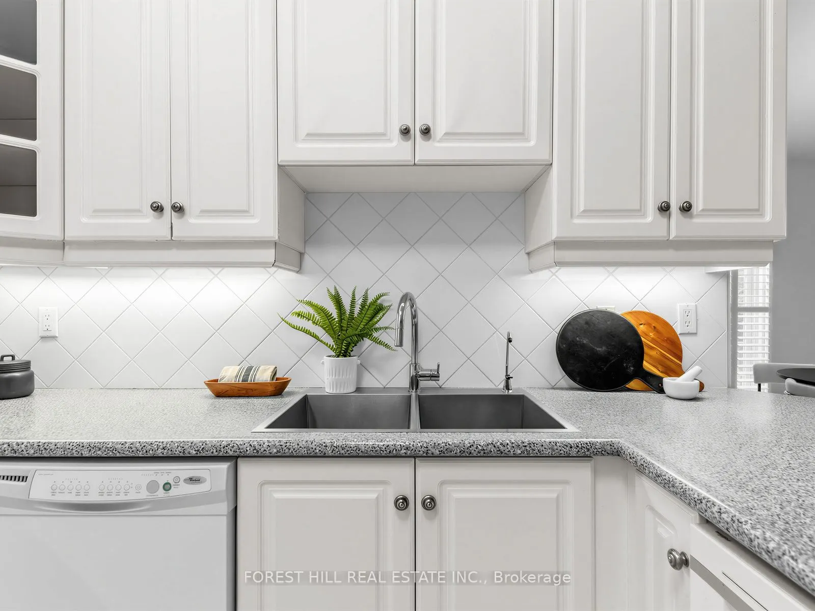 104 Sanibel Crescent
