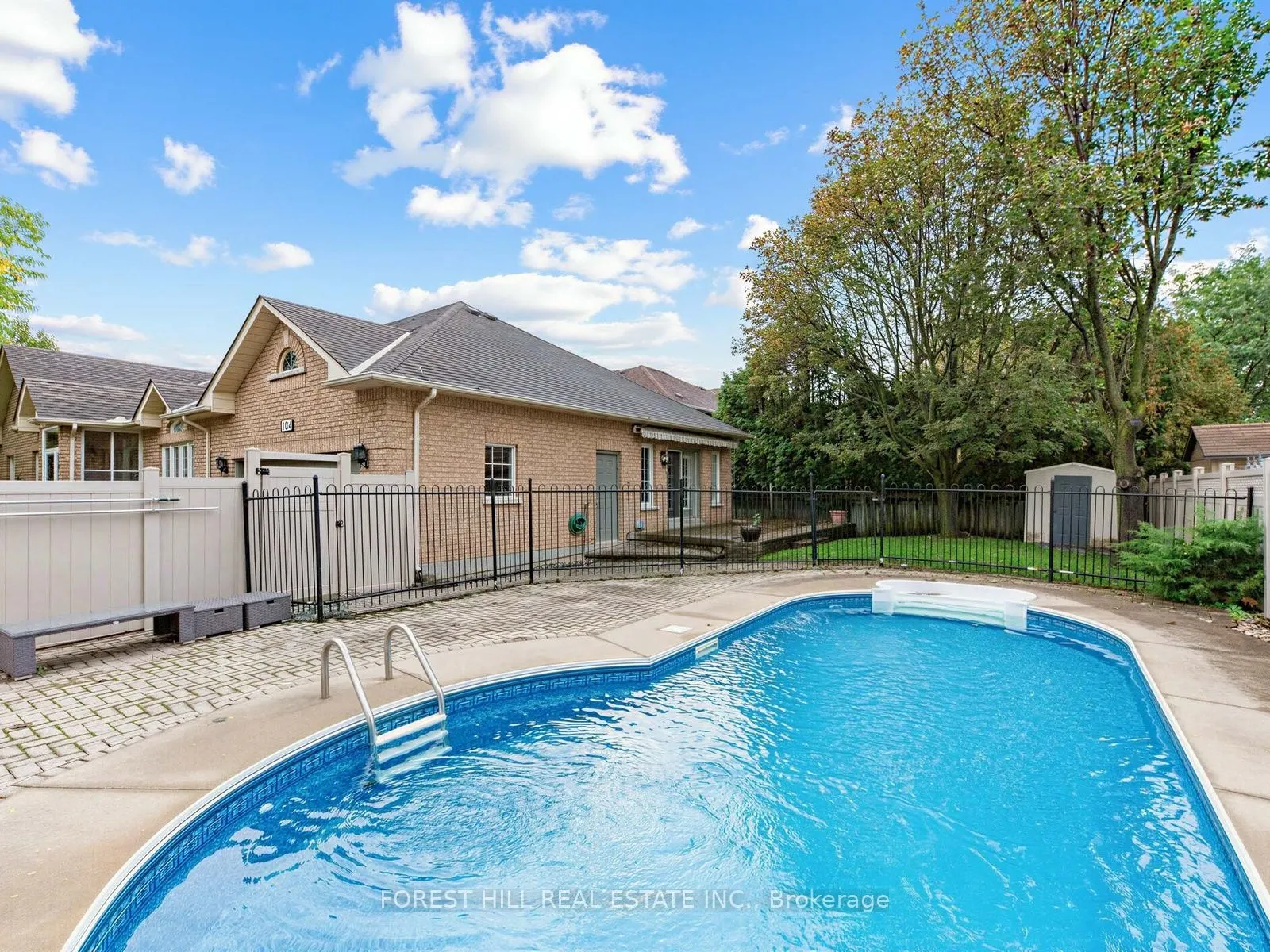 104 Sanibel Crescent