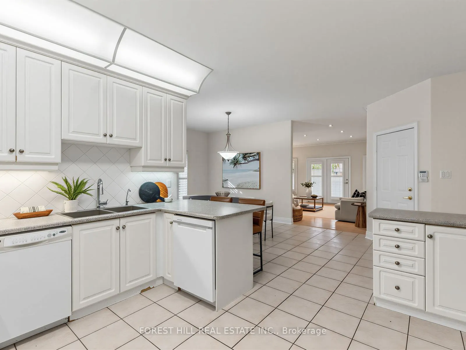 104 Sanibel Crescent