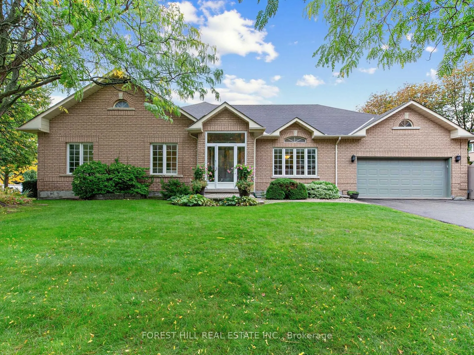 104 Sanibel Crescent