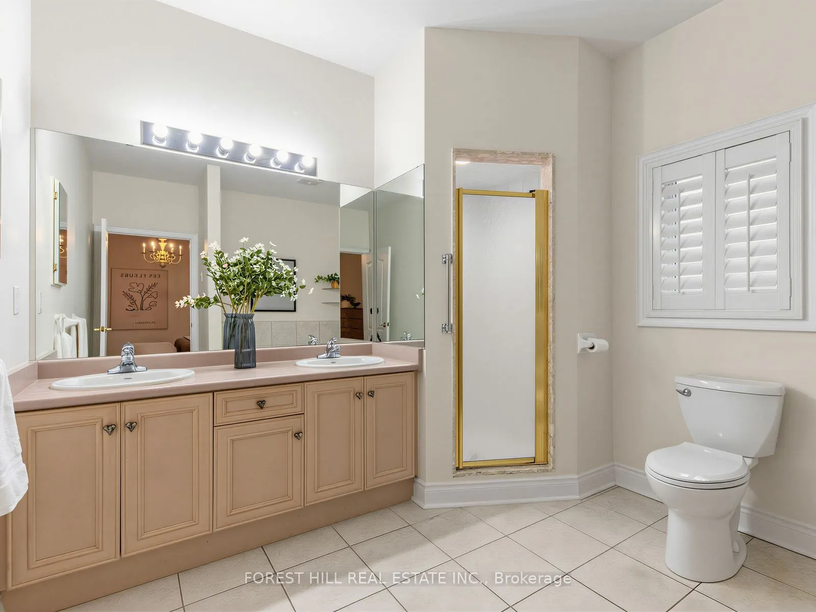 104 Sanibel Crescent