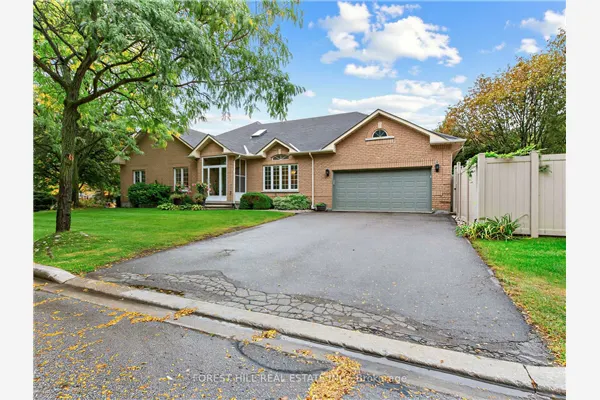 104 Sanibel Crescent