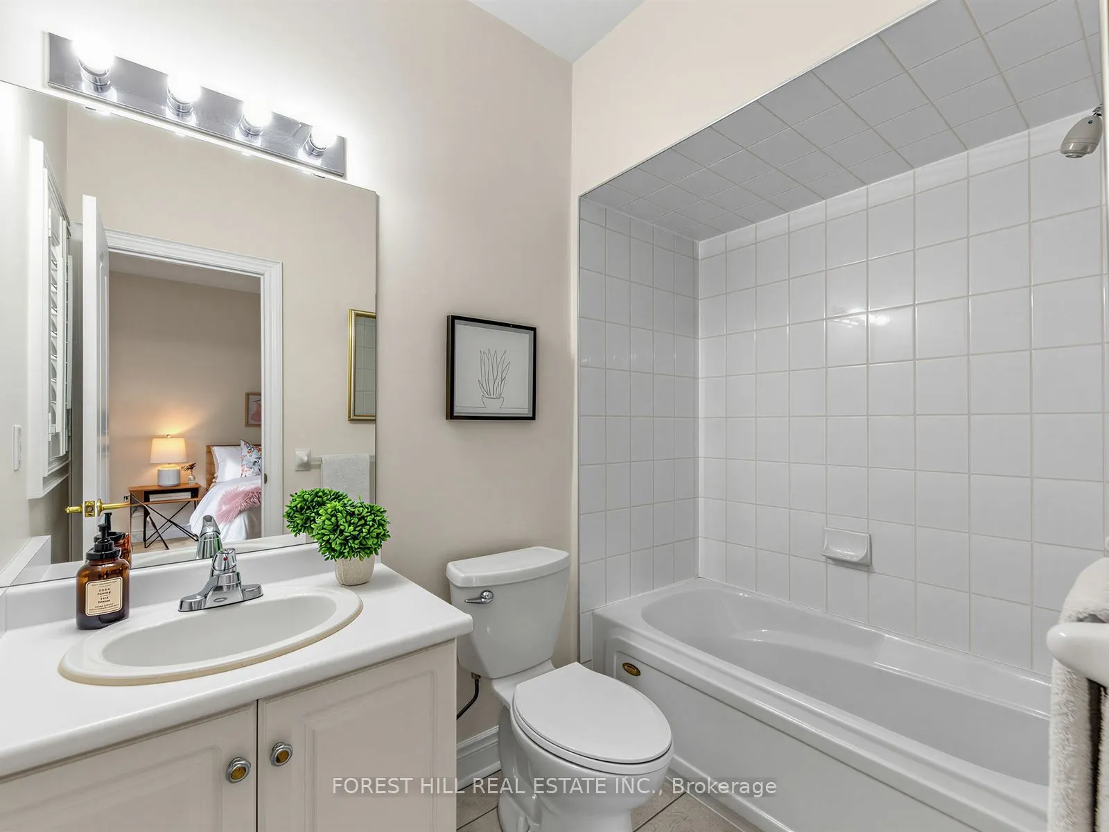 104 Sanibel Crescent