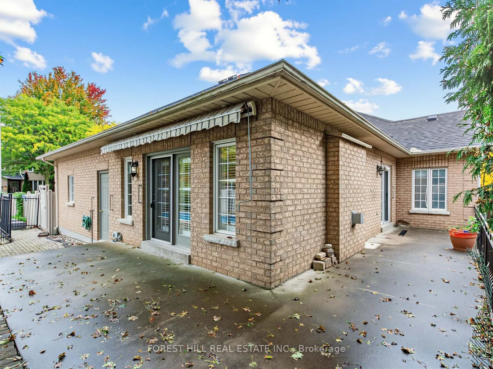 104 Sanibel Crescent