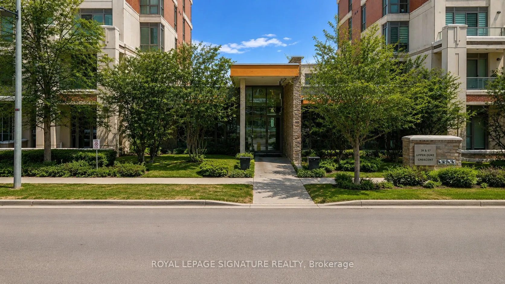 39 Upper Duke Crescent #408