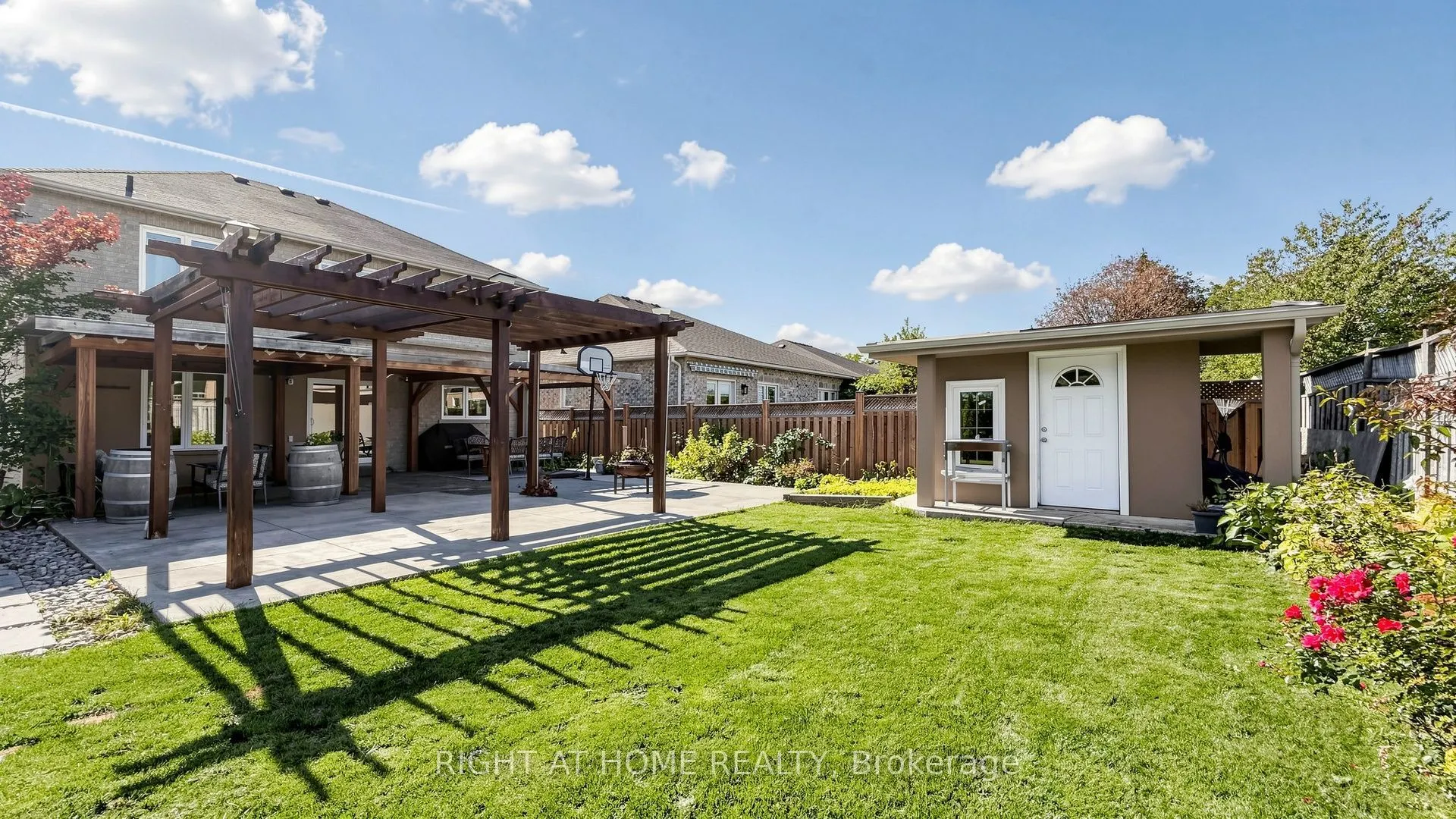 44 Robertson Close