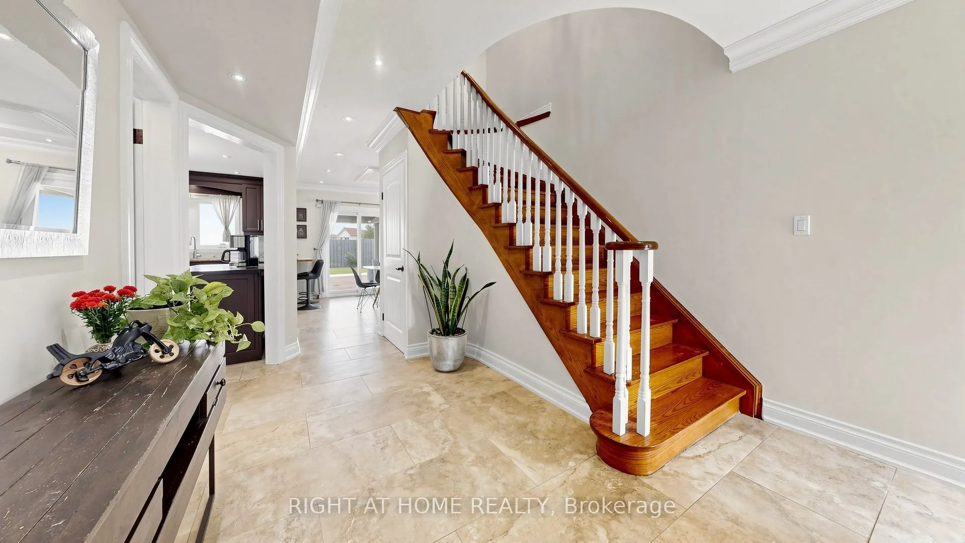 44 Robertson Close