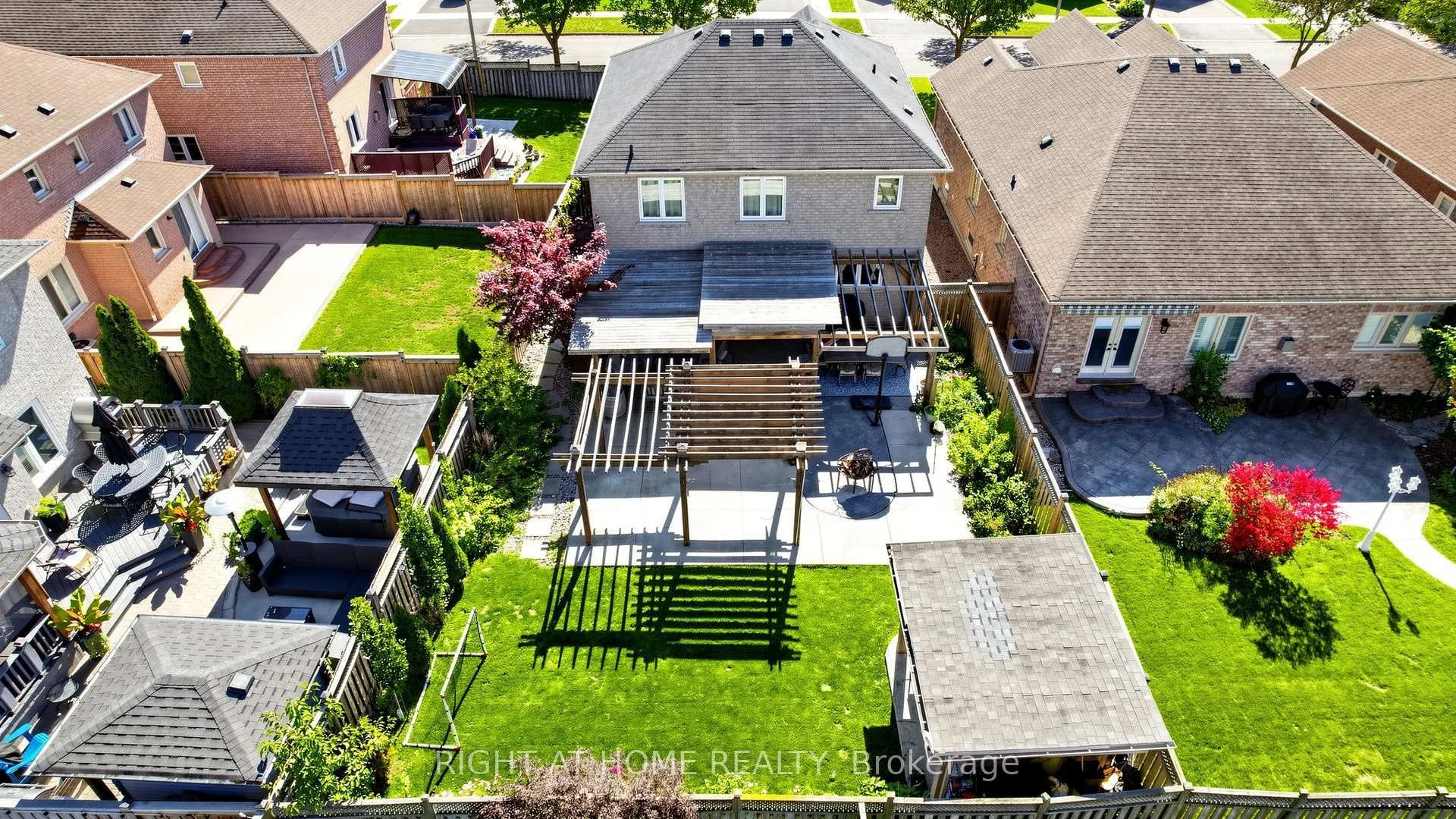 44 Robertson Close