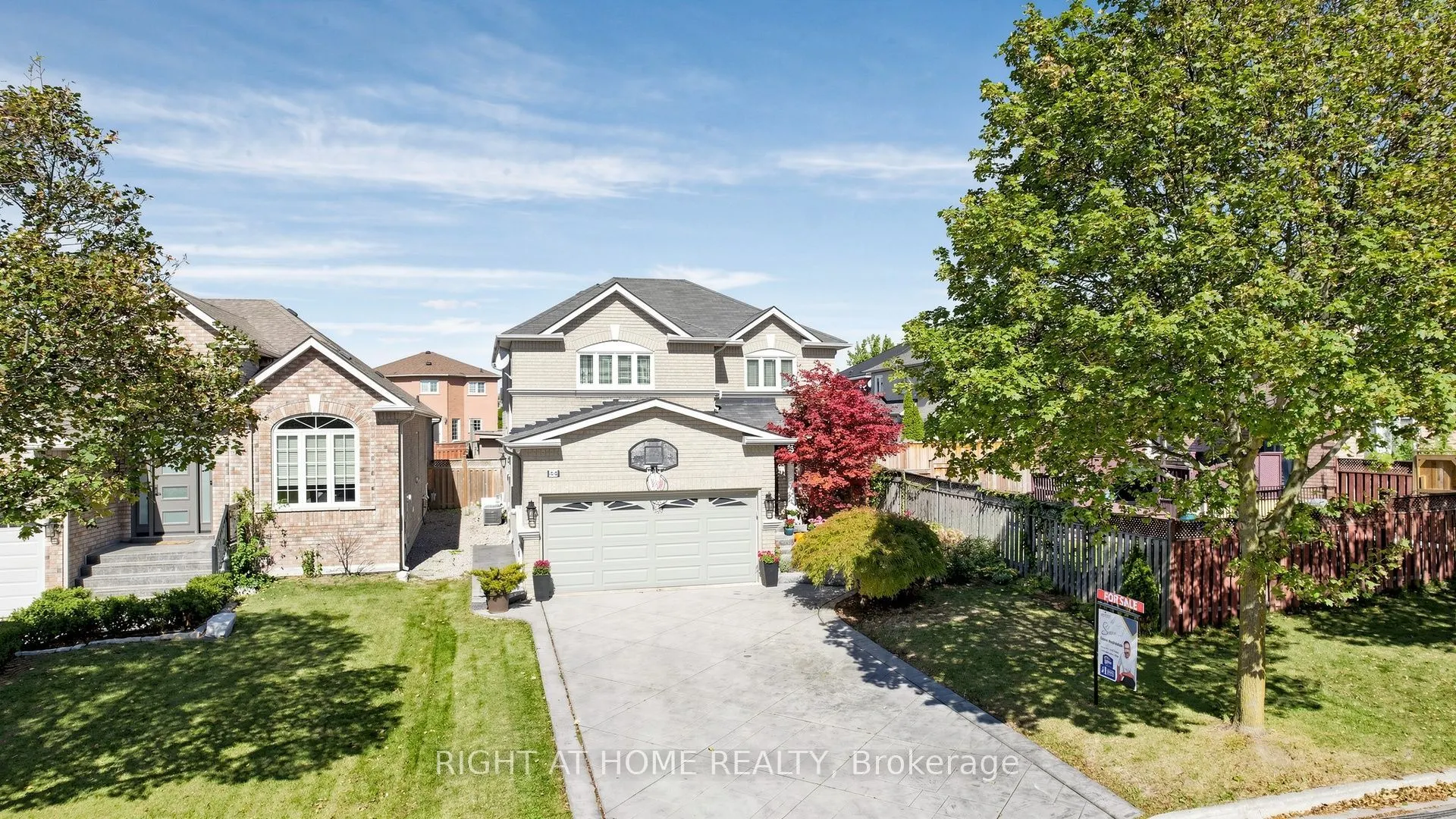 44 Robertson Close
