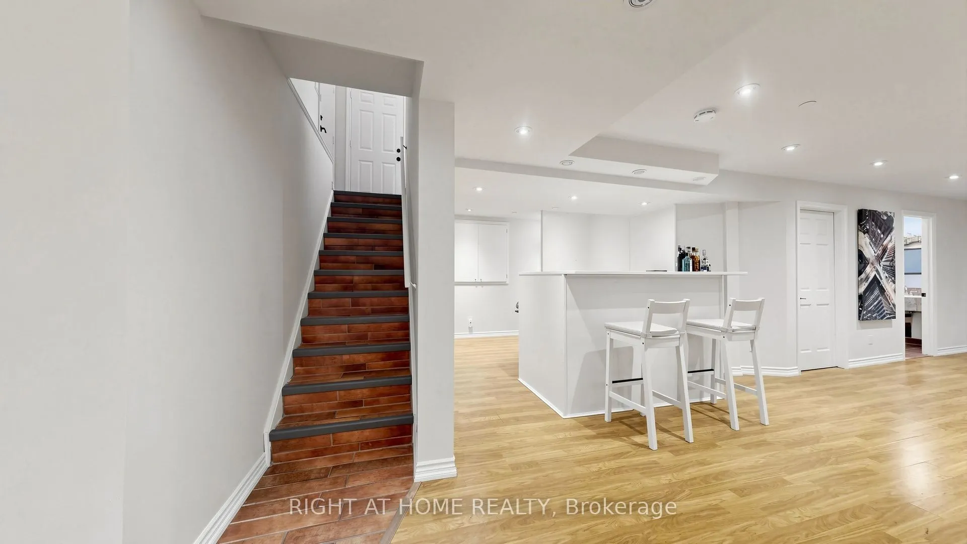 44 Robertson Close