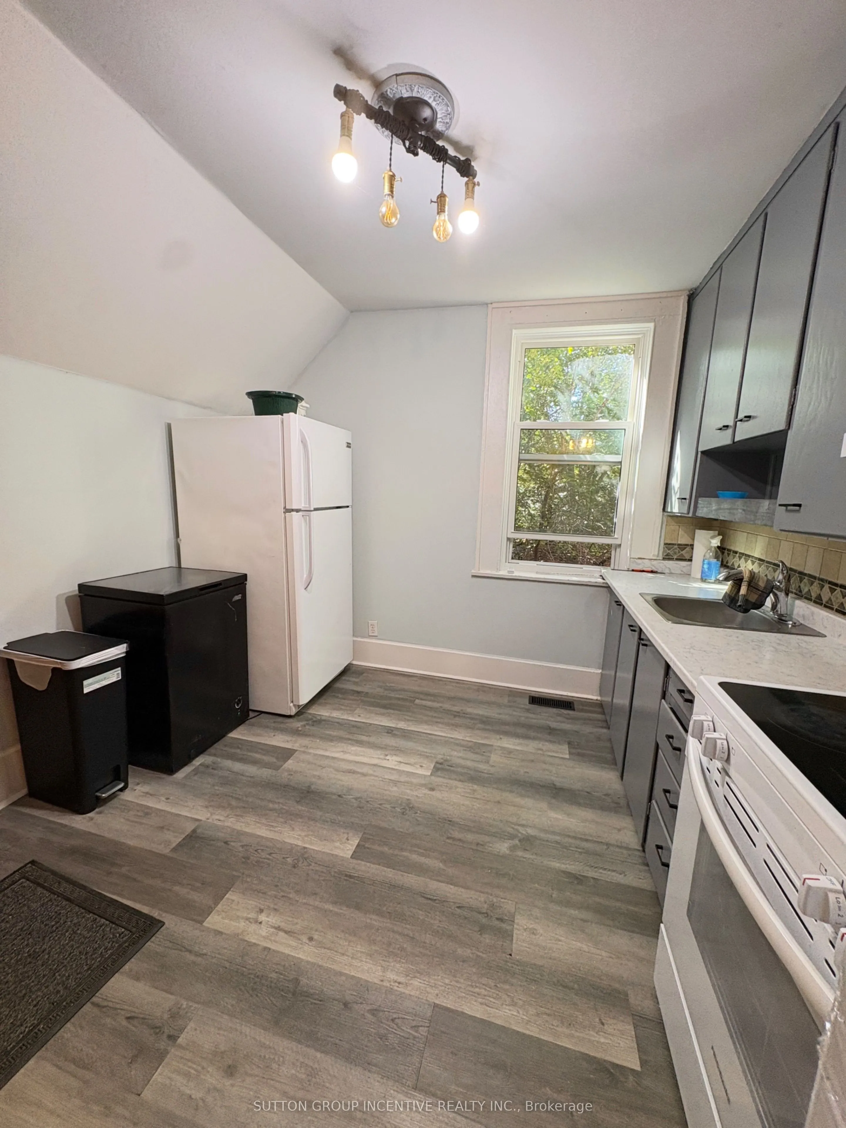 121 Main Street W ##3