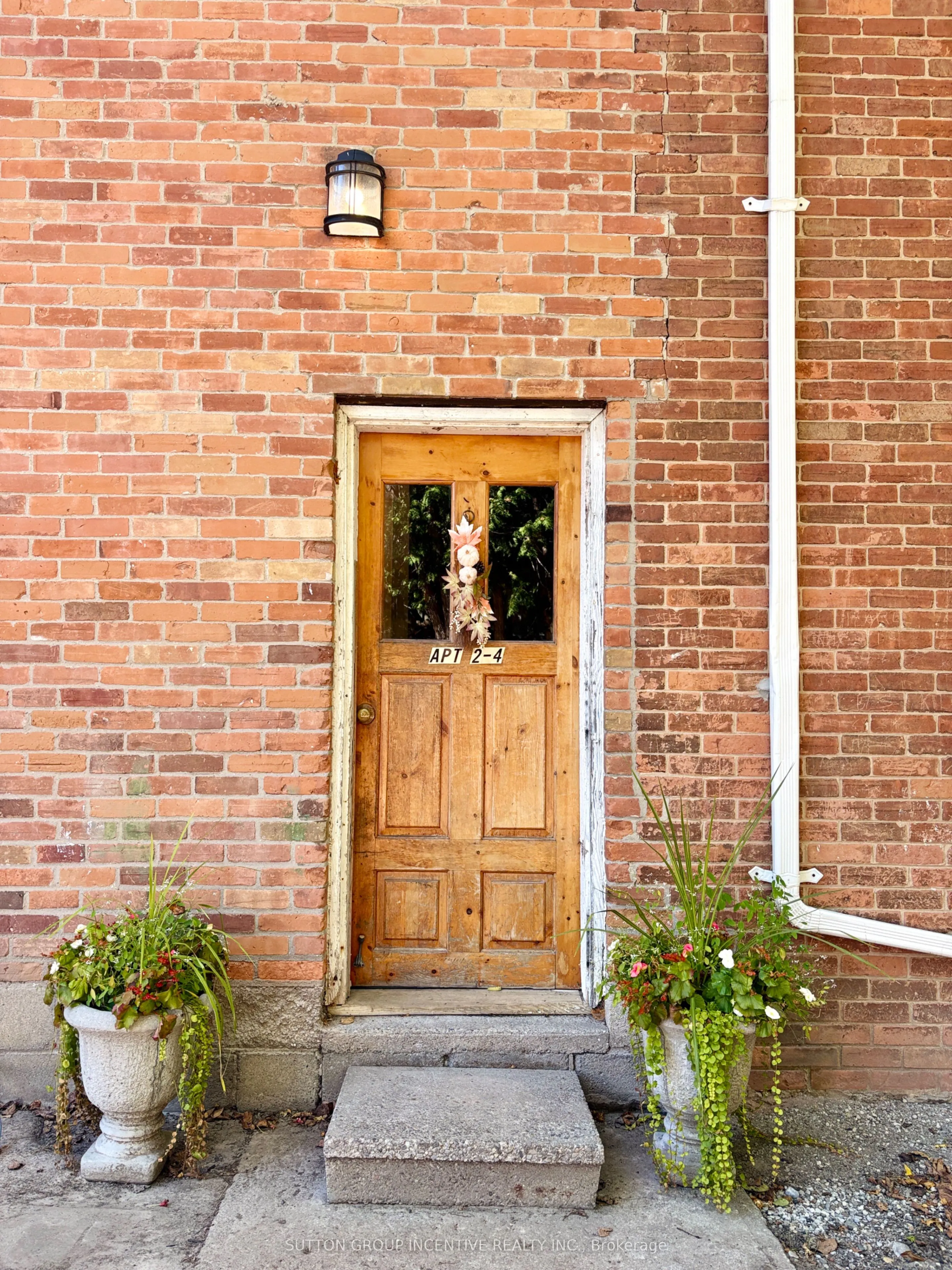 121 Main Street W ##3
