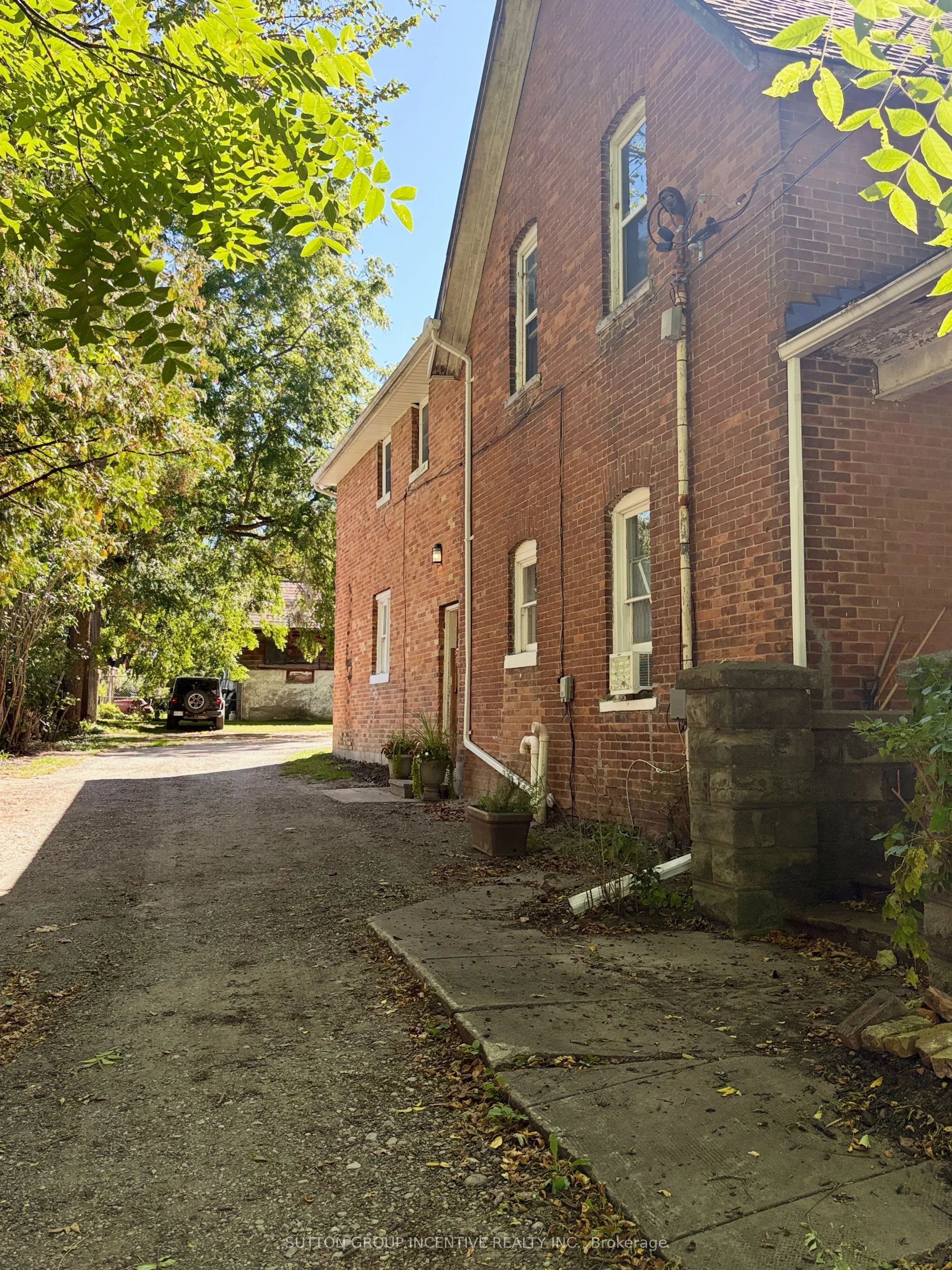 121 Main Street W ##3