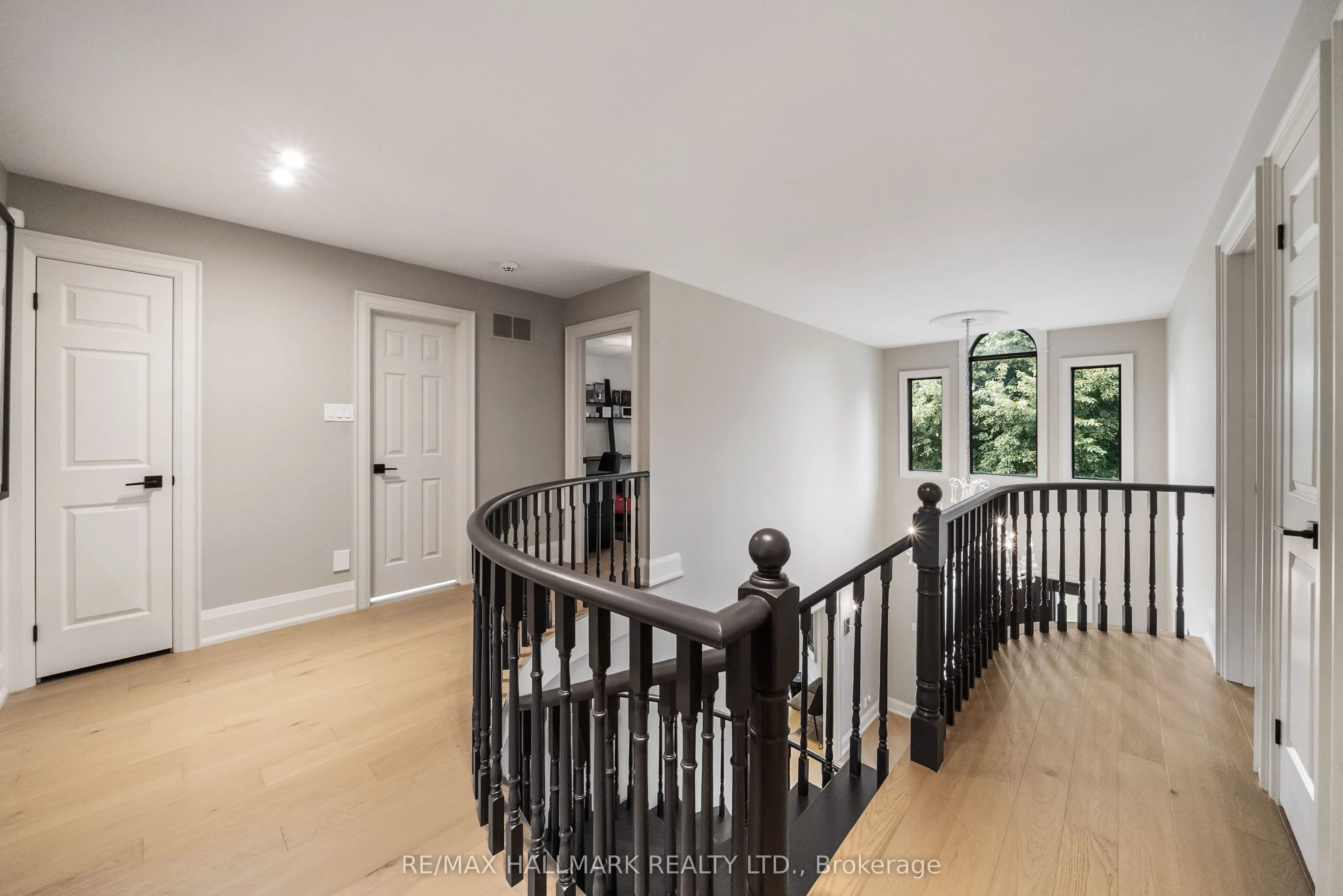 54 Theobalds Circle