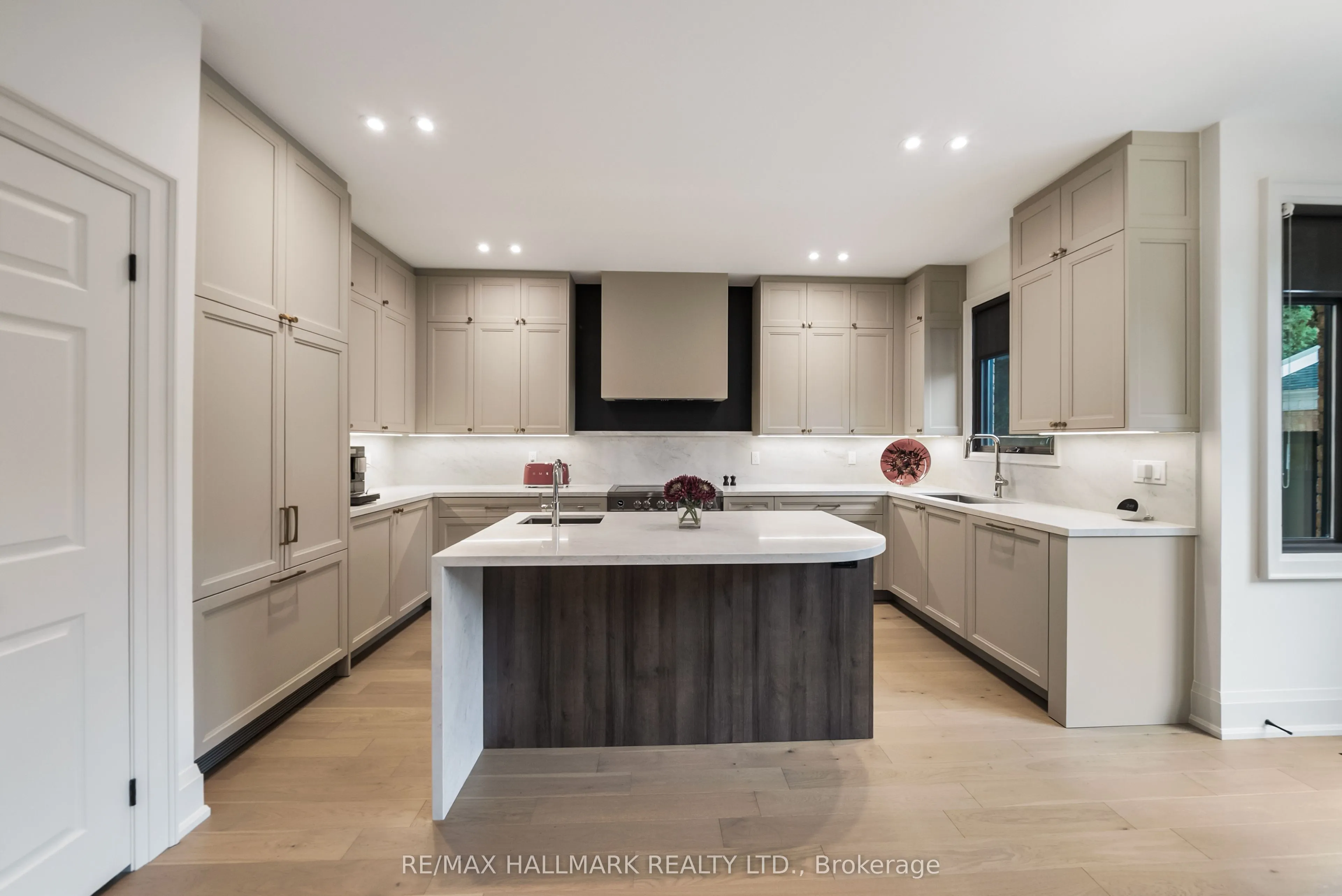 54 Theobalds Circle