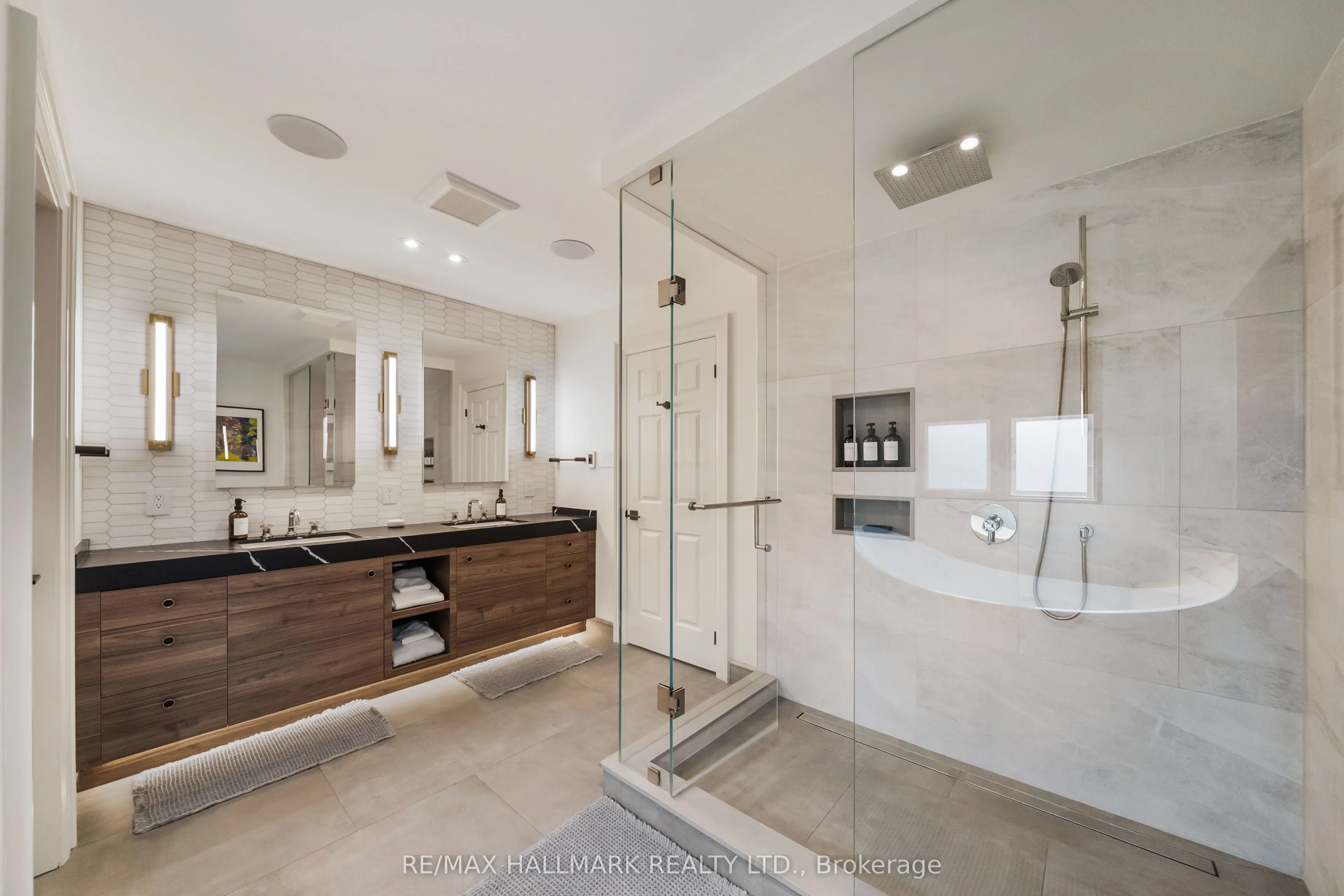 54 Theobalds Circle