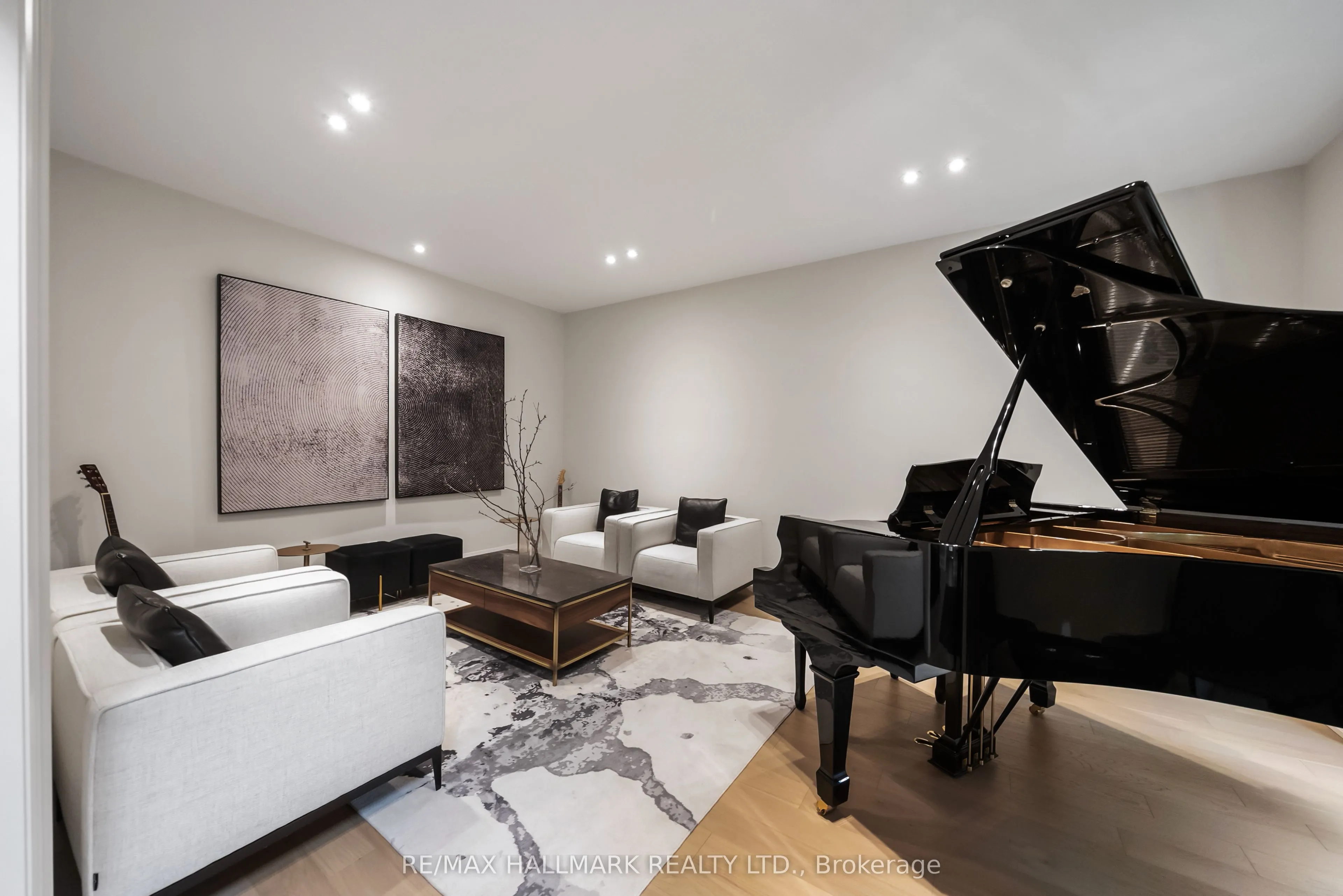 54 Theobalds Circle