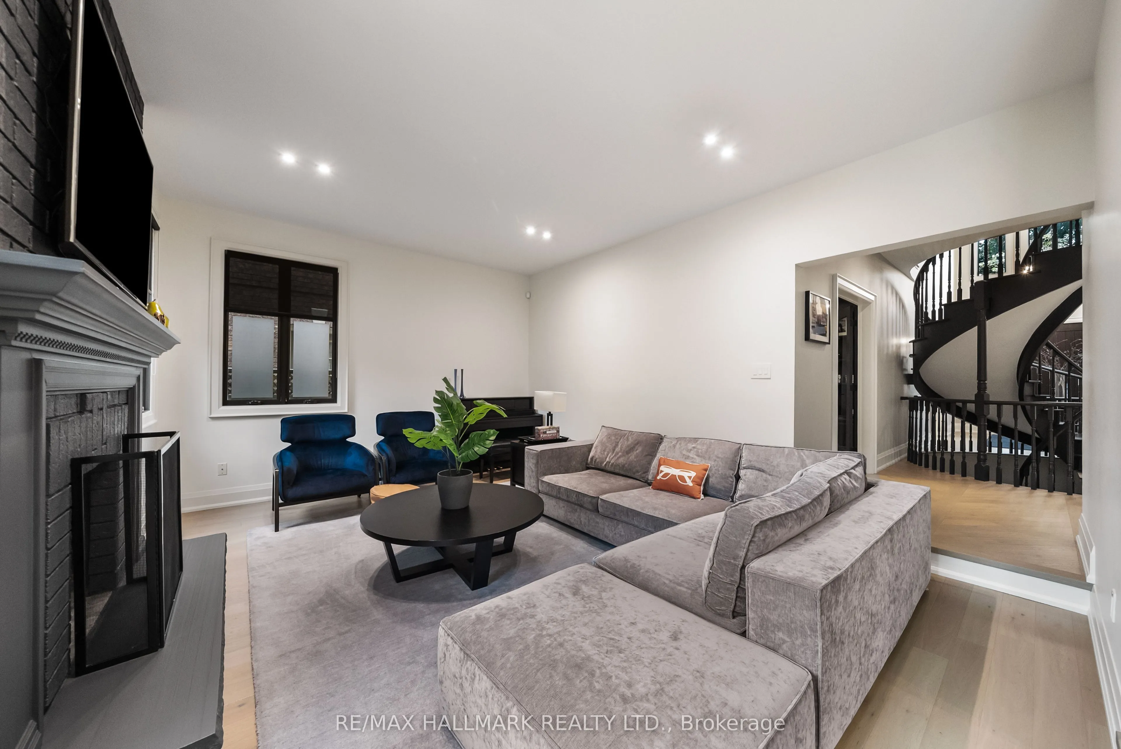 54 Theobalds Circle