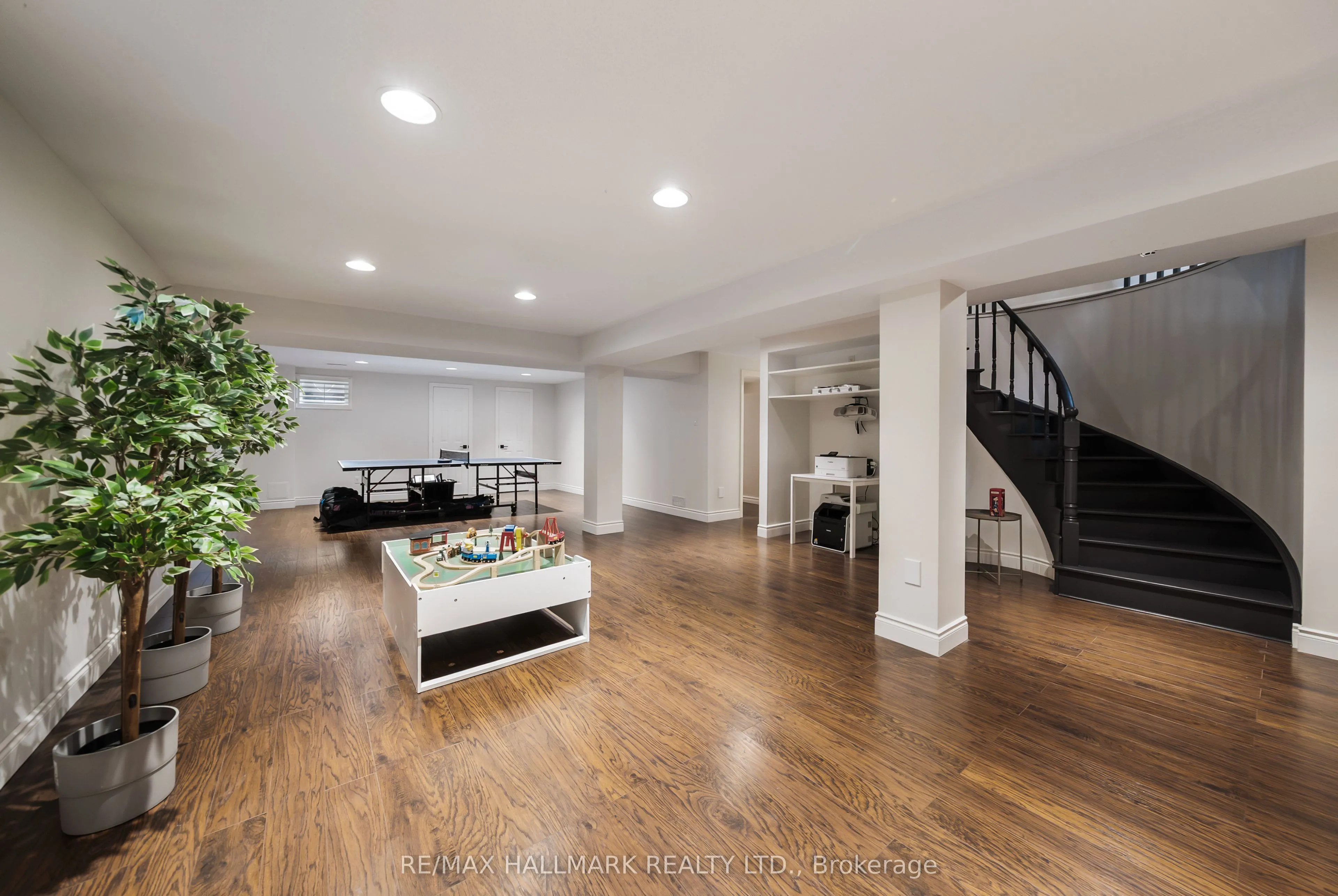 54 Theobalds Circle