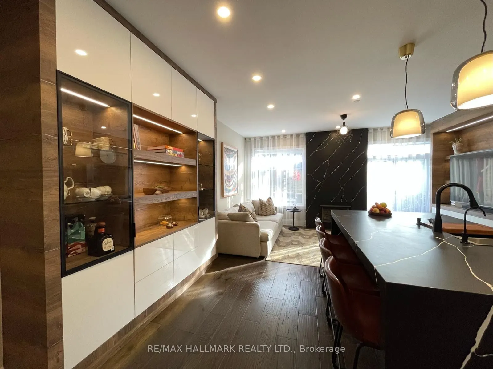 1331 Major Mackenzie Drive W #90