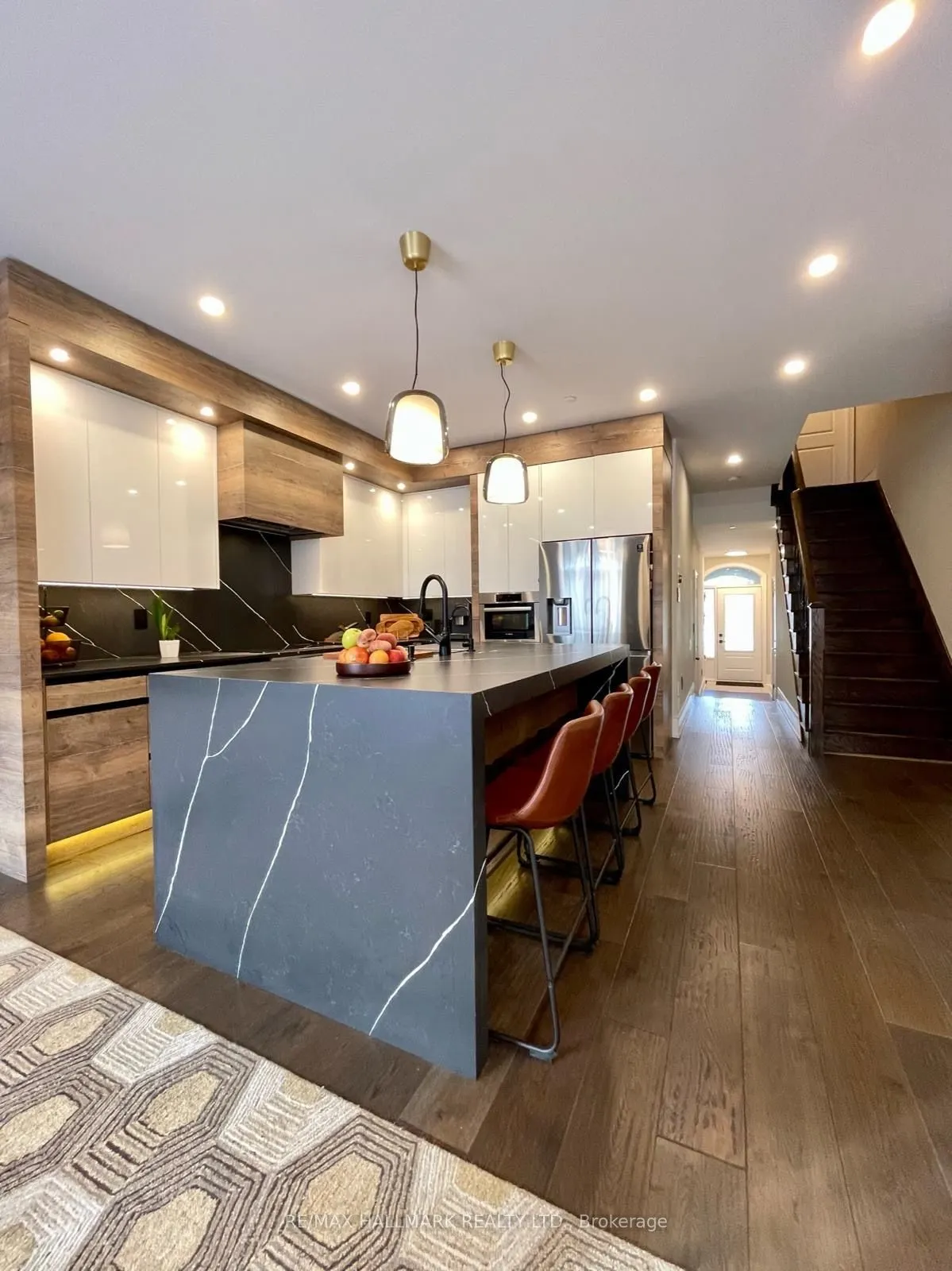 1331 Major Mackenzie Drive W #90