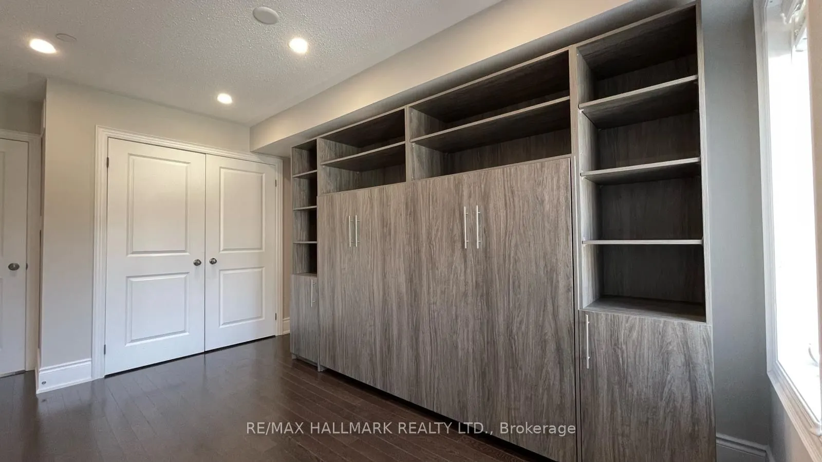 1331 Major Mackenzie Drive W #90