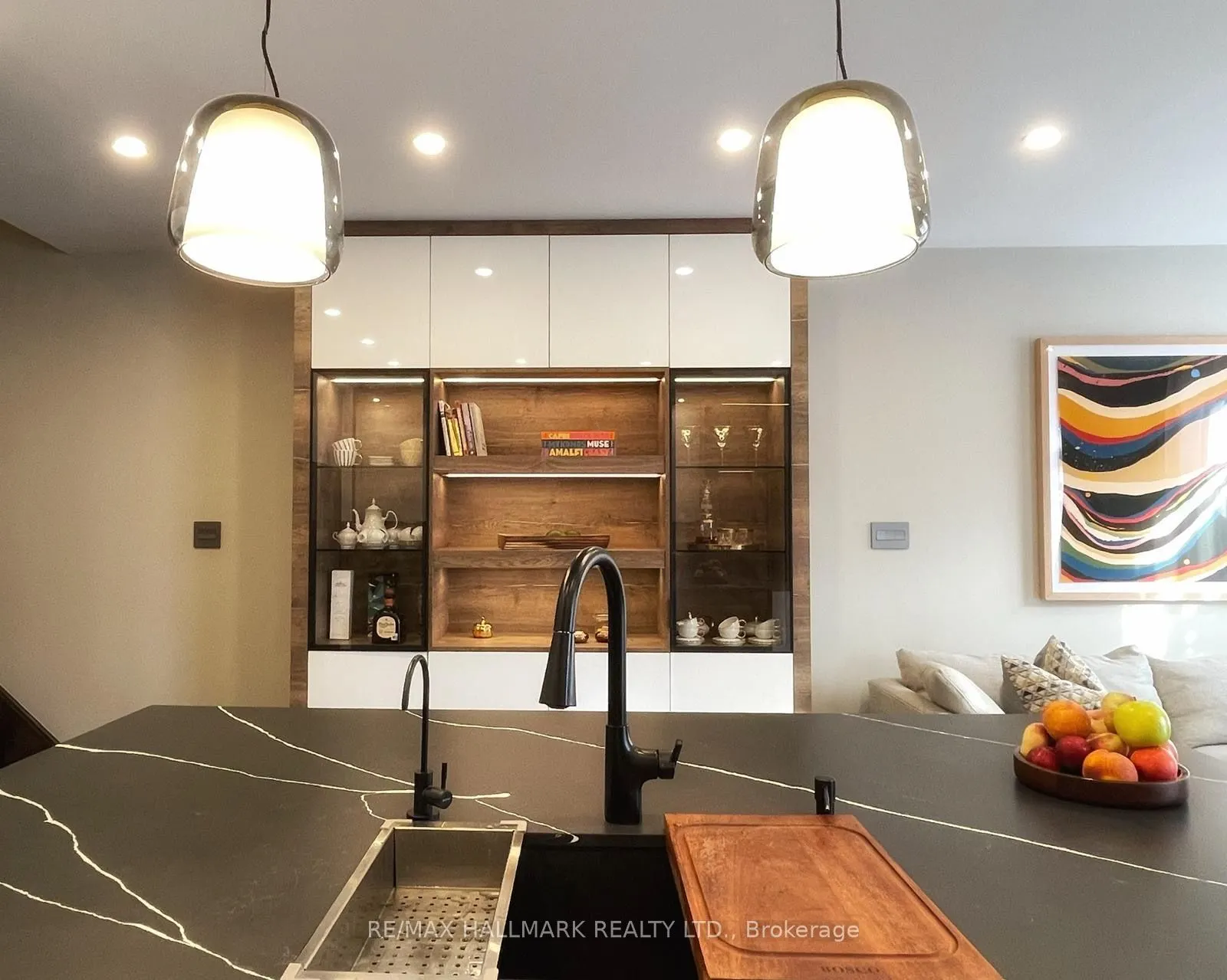 1331 Major Mackenzie Drive W #90