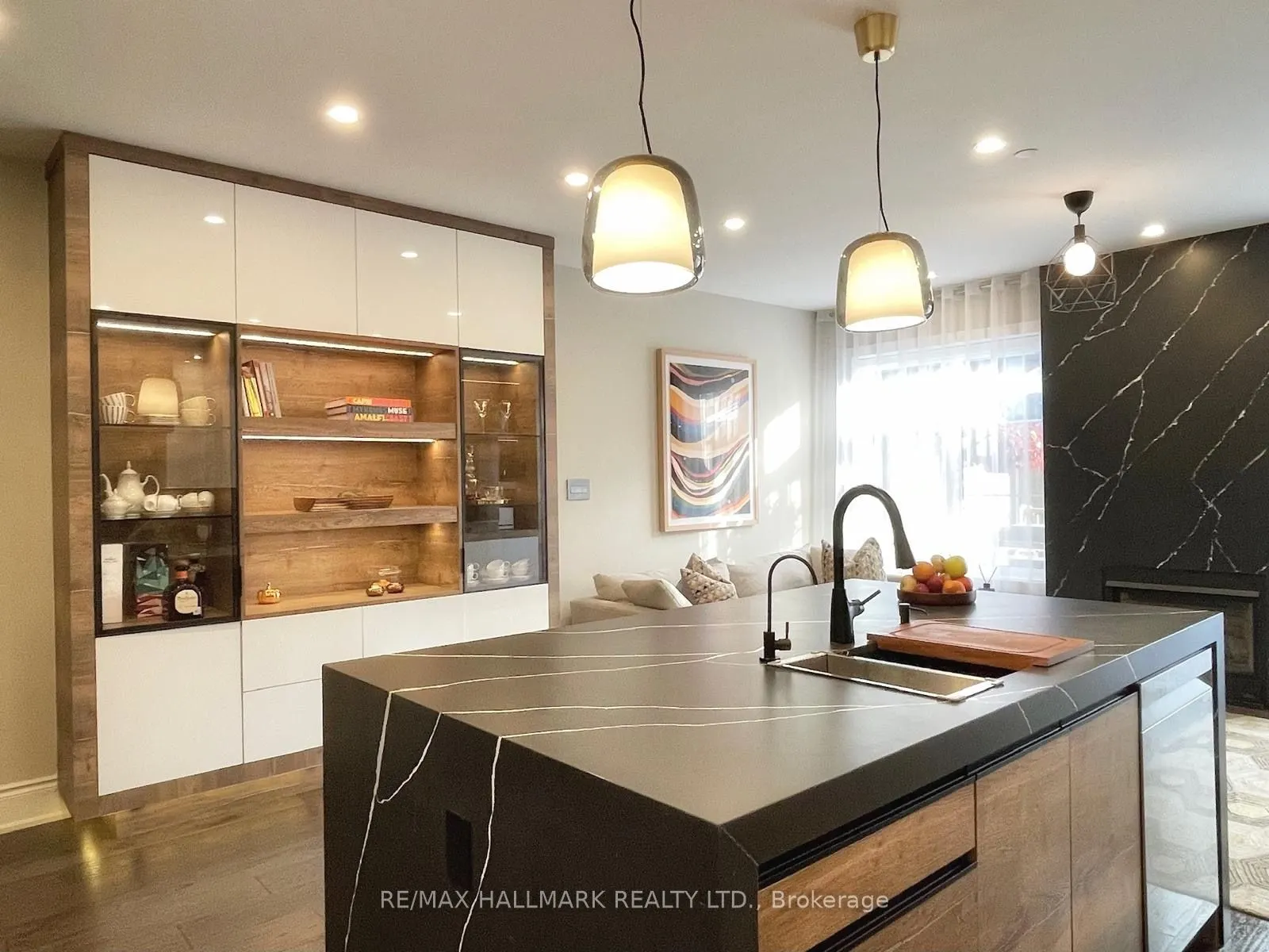 1331 Major Mackenzie Drive W #90