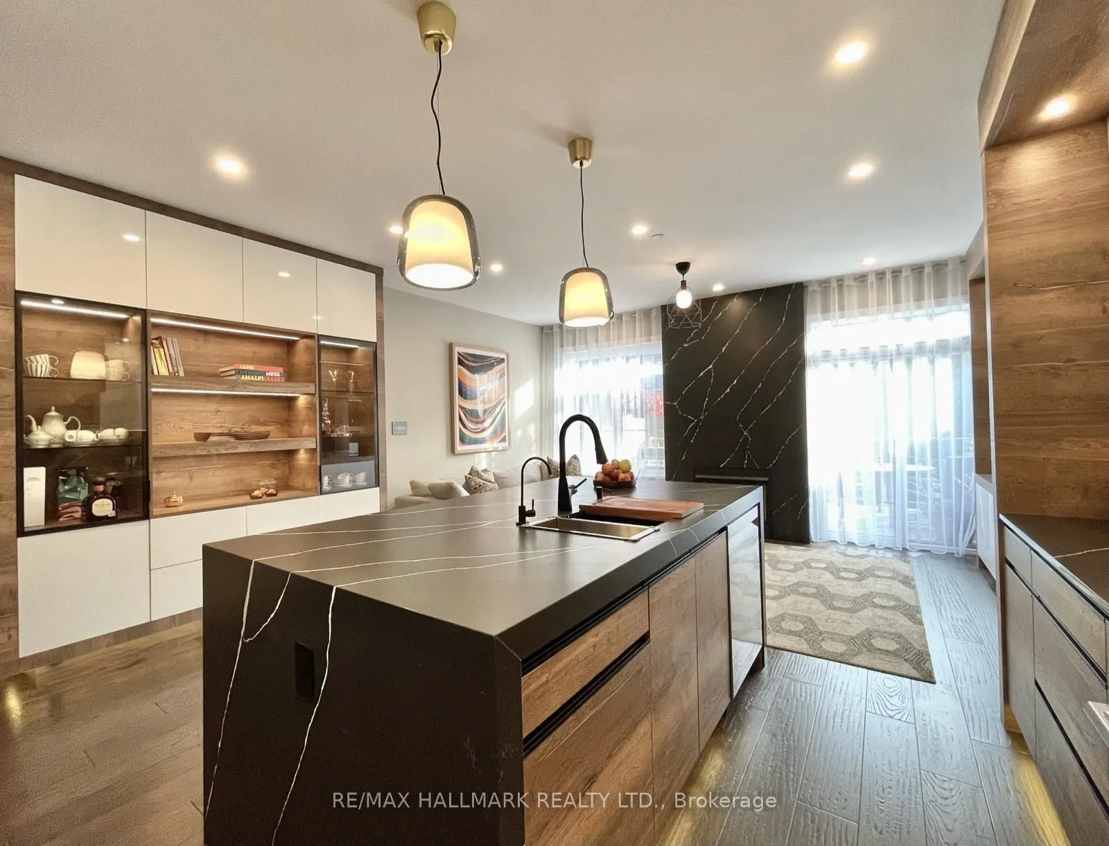 1331 Major Mackenzie Drive W #90
