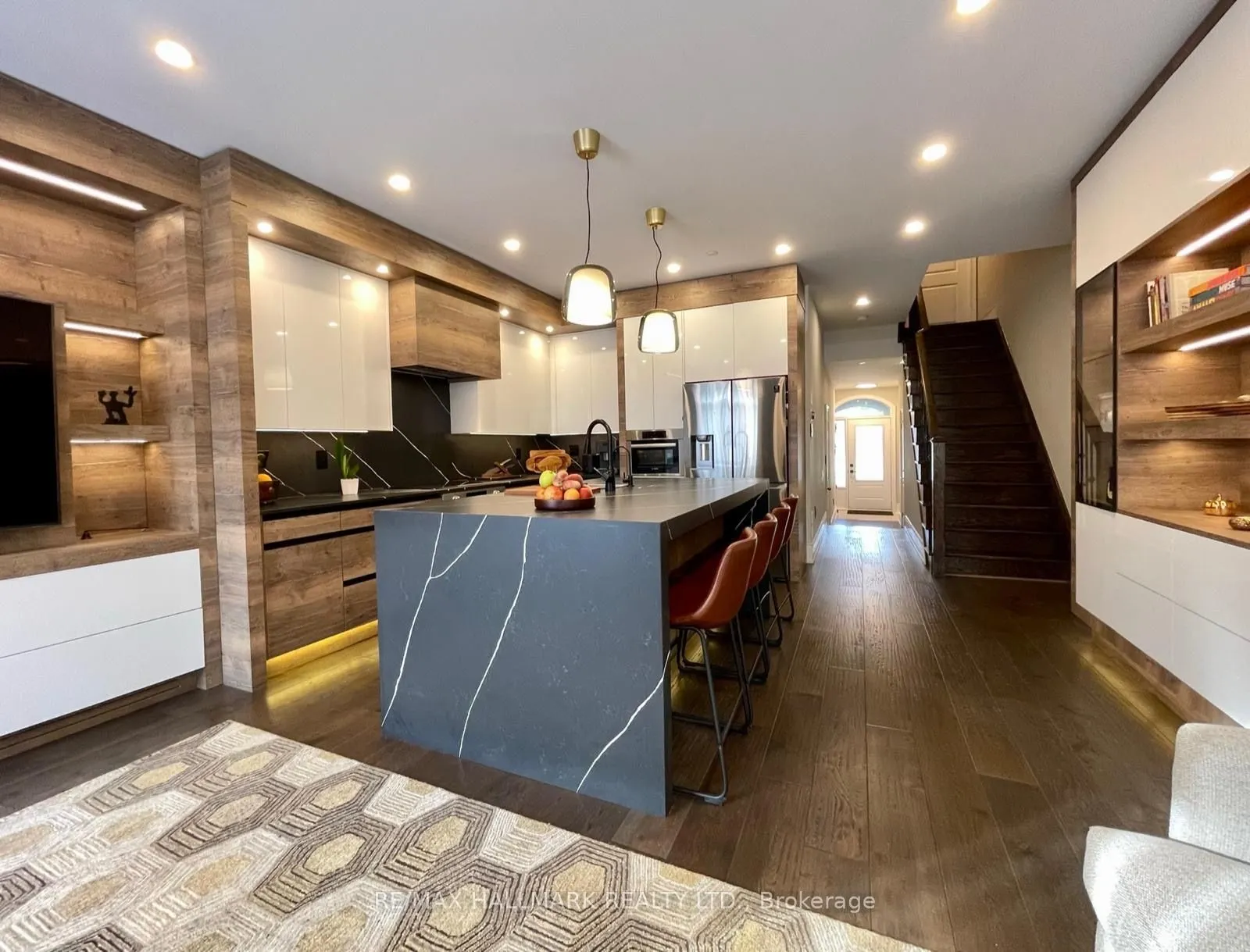 1331 Major Mackenzie Drive W #90